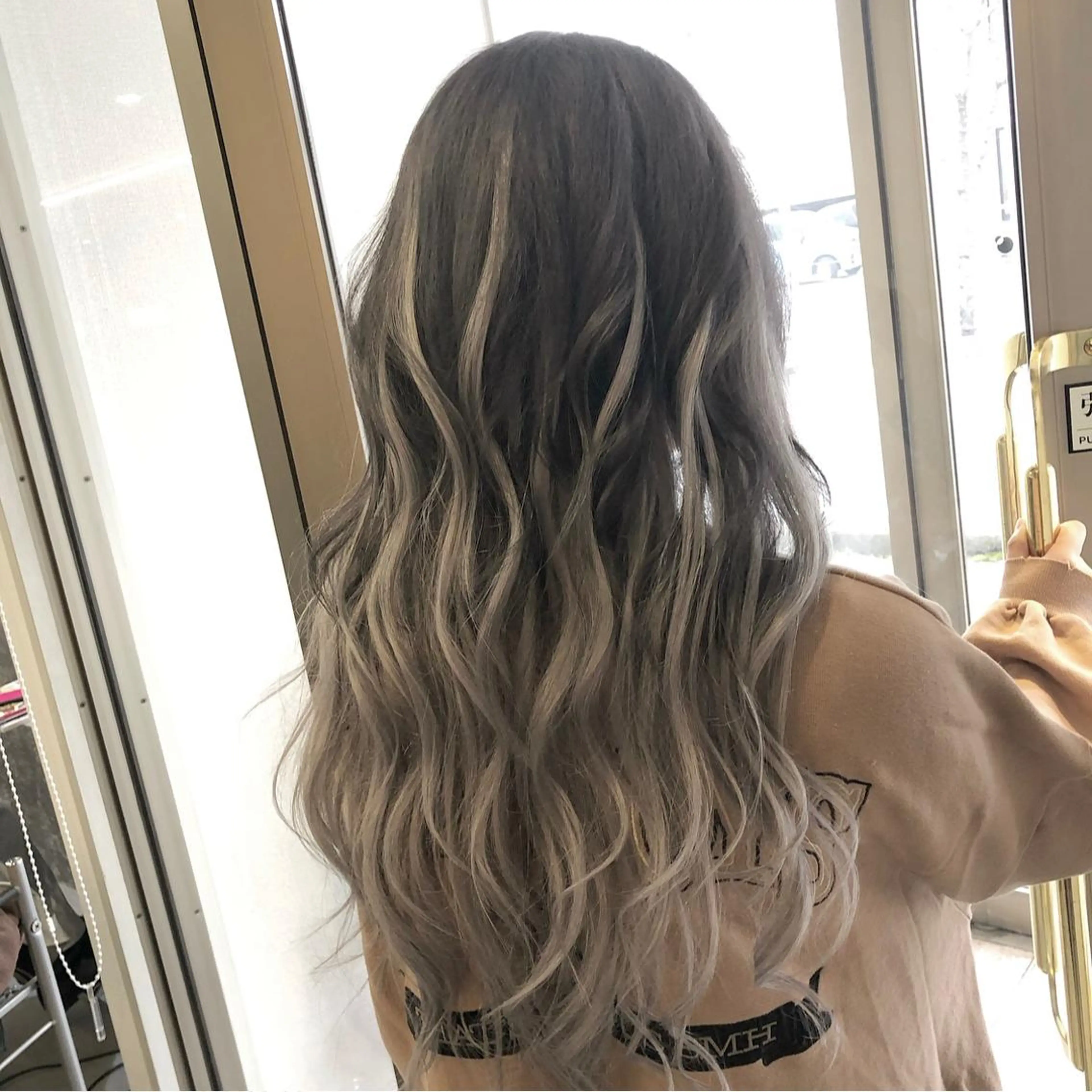 ロング カラー ヘアアレンジ ショートボブ シールエクステ バレイヤージュ ブリーチ デザインカラー アンドウ ユウ/ レイヤーカット/韓国のヘアスタイル