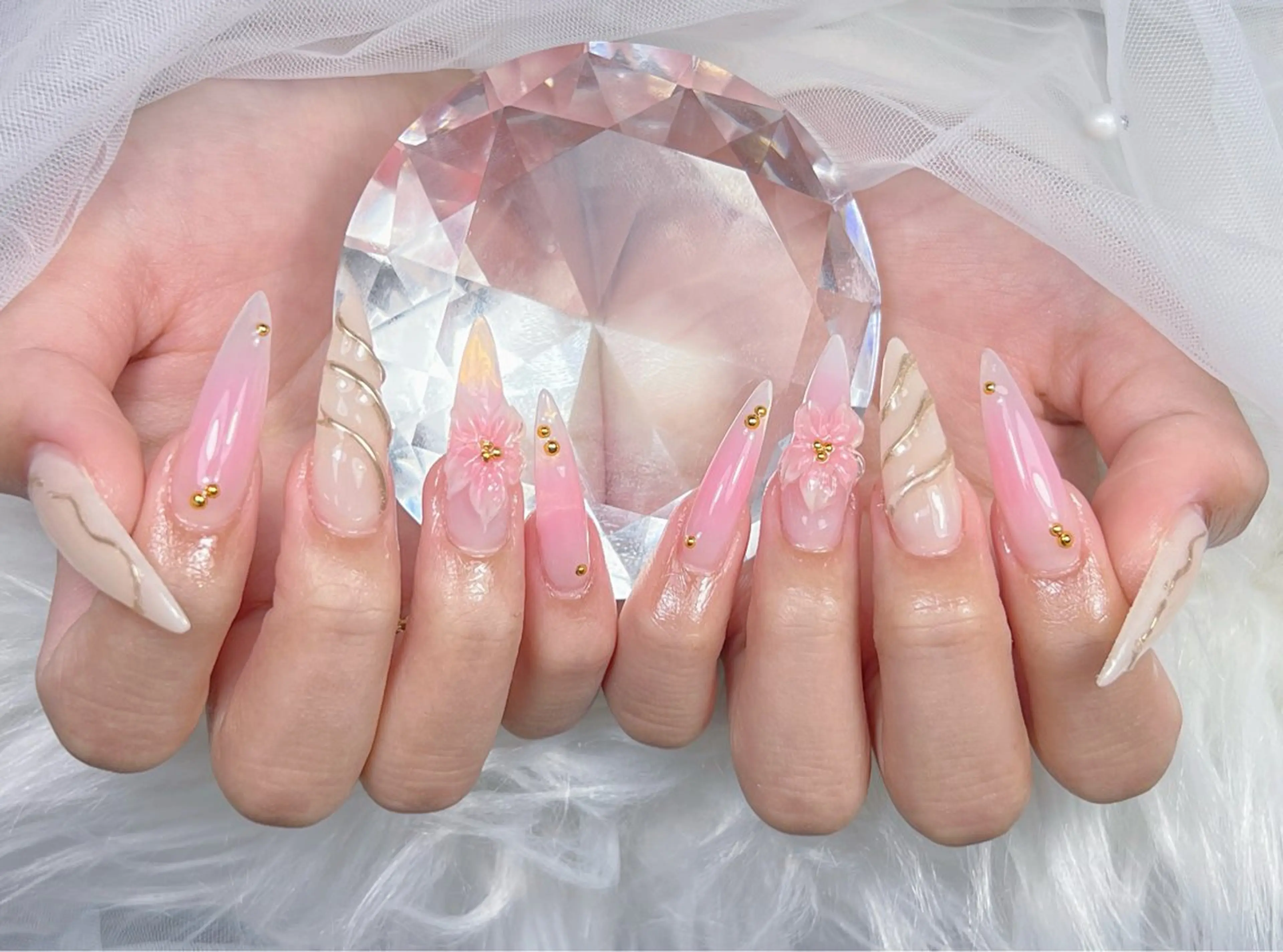 ネイル アートネイル オーロラネイル チークネイル 長さ出し フットネイル ハンドネイル ハンドケア Noiranail_ studio川越西口のネイルデザイン