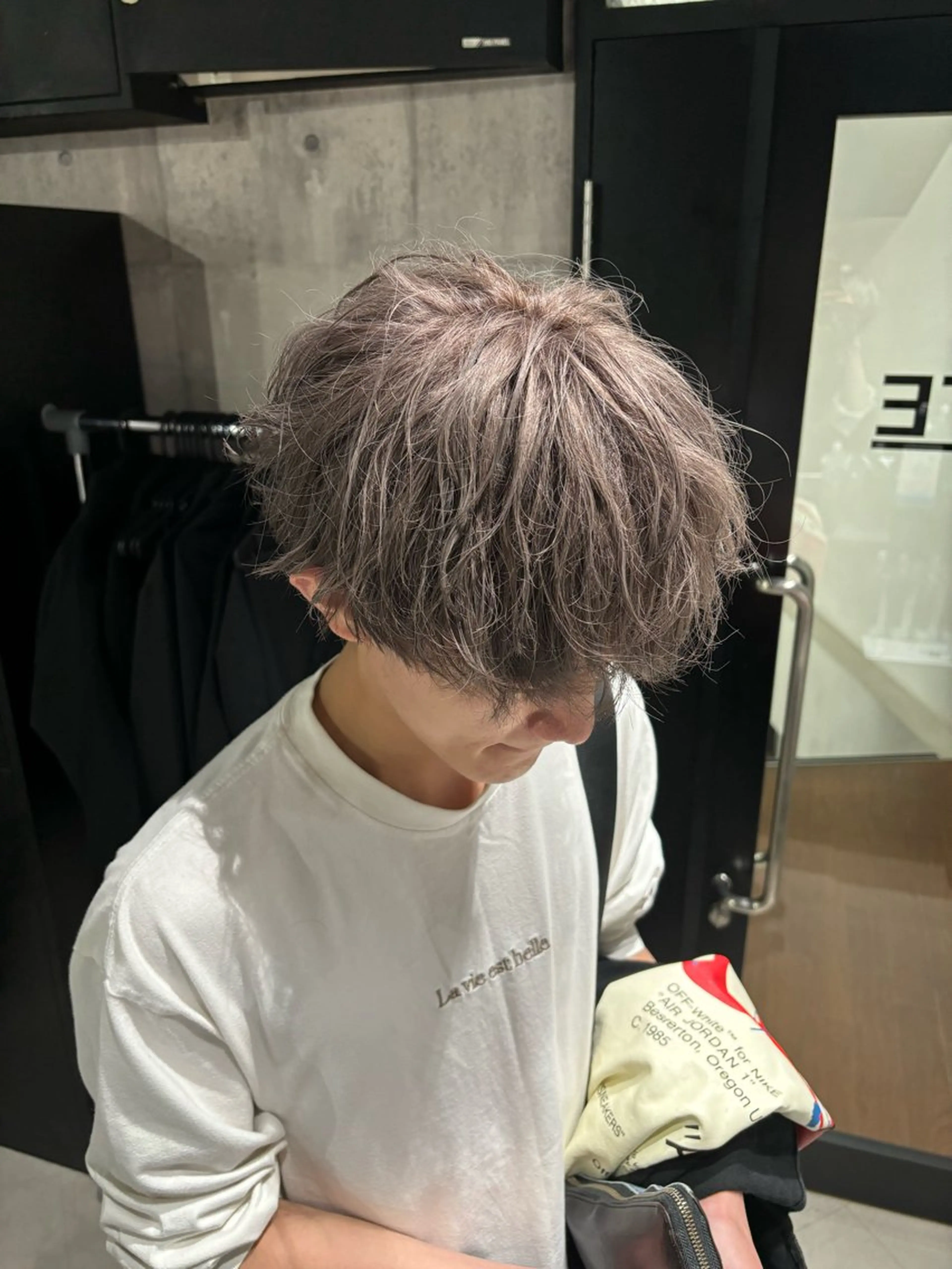 カラー メンズ アッシュ アッシュグレー カット ヘアカラー トリートメント _WHITE / KENTOのヘアスタイル