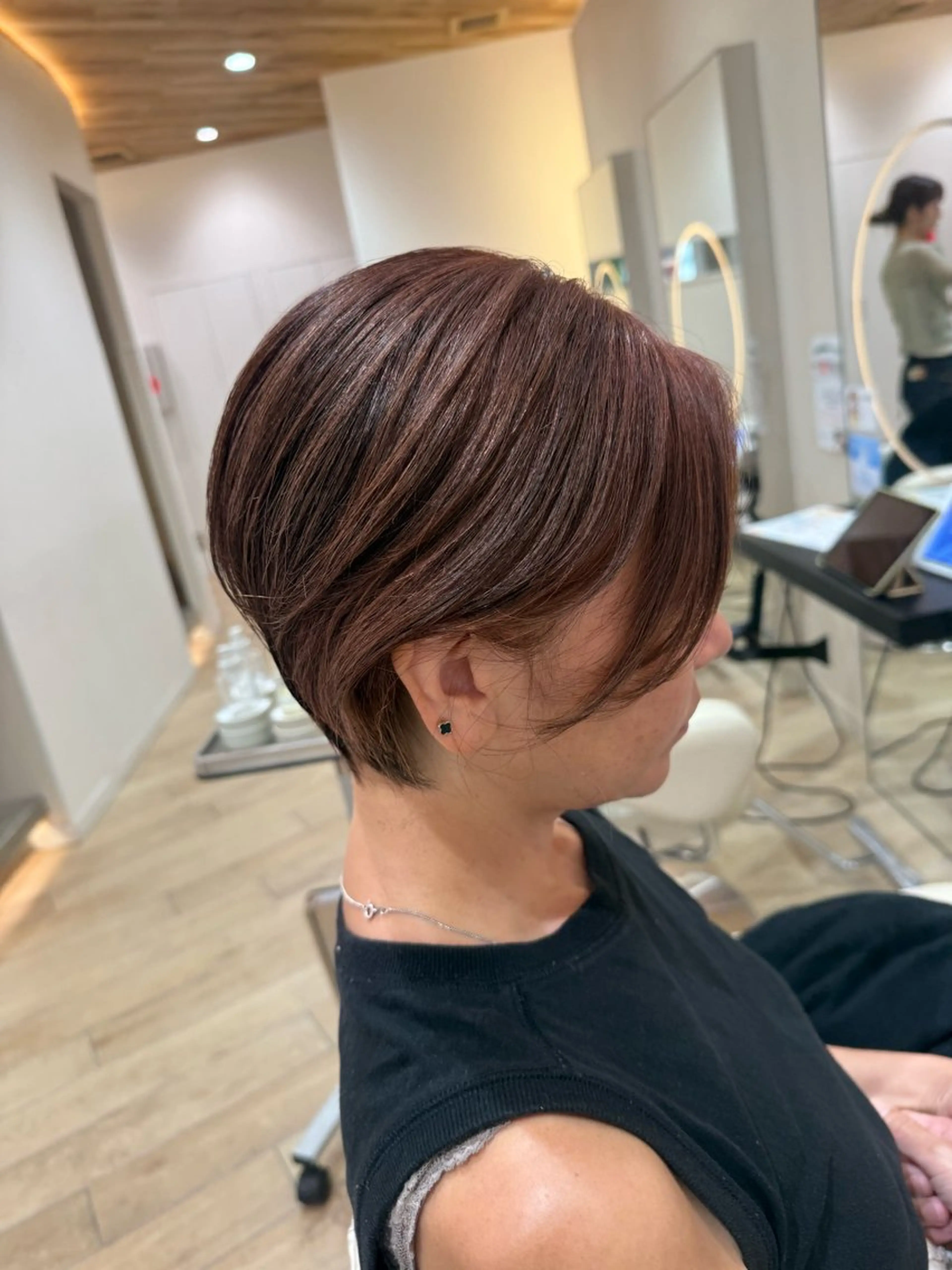 ショート カット 艶髪/ハイトーン ️🫧rino🫧のヘアスタイル