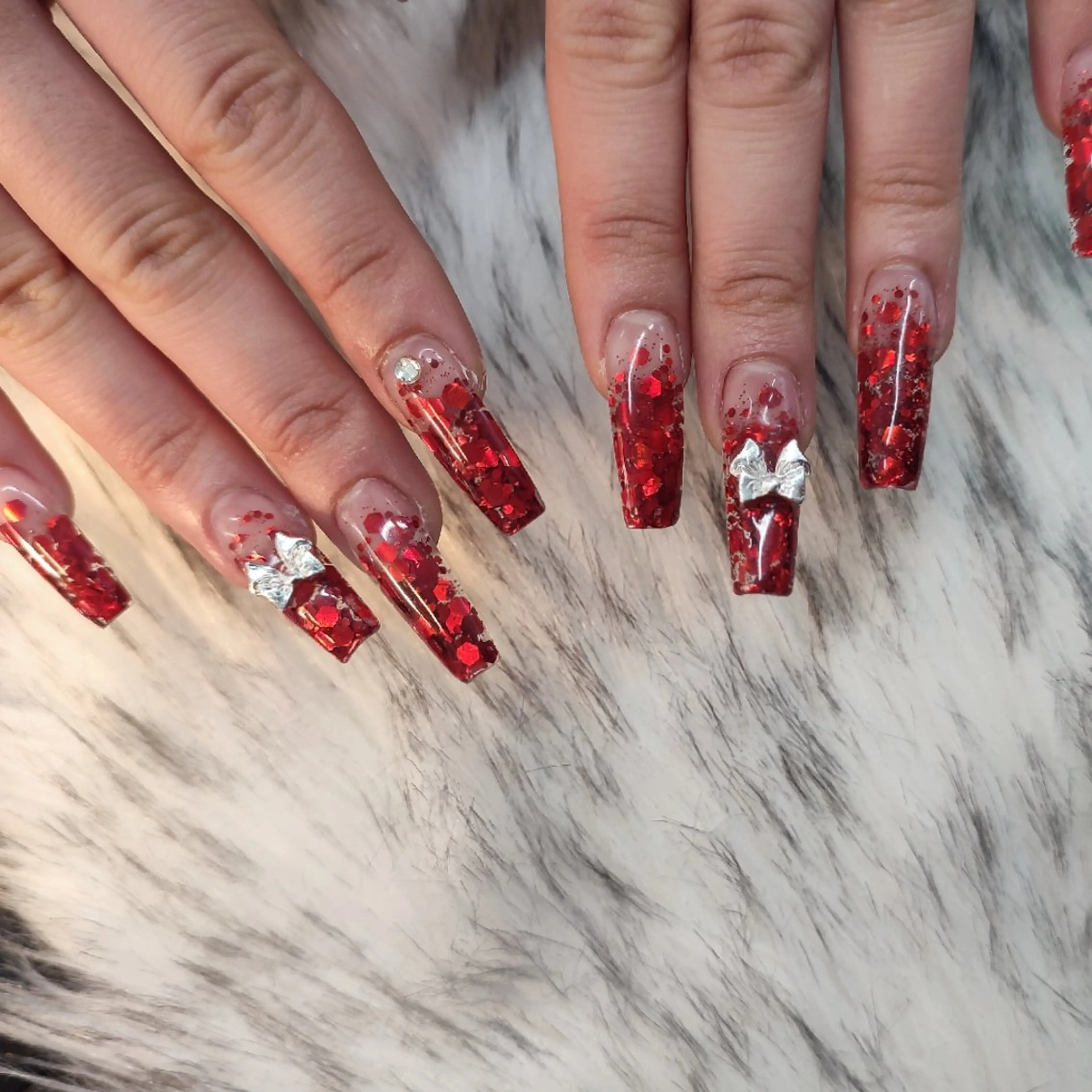 ネイル ハンドネイル RUNWAY 　　の眉毛・アイブロウイメージ