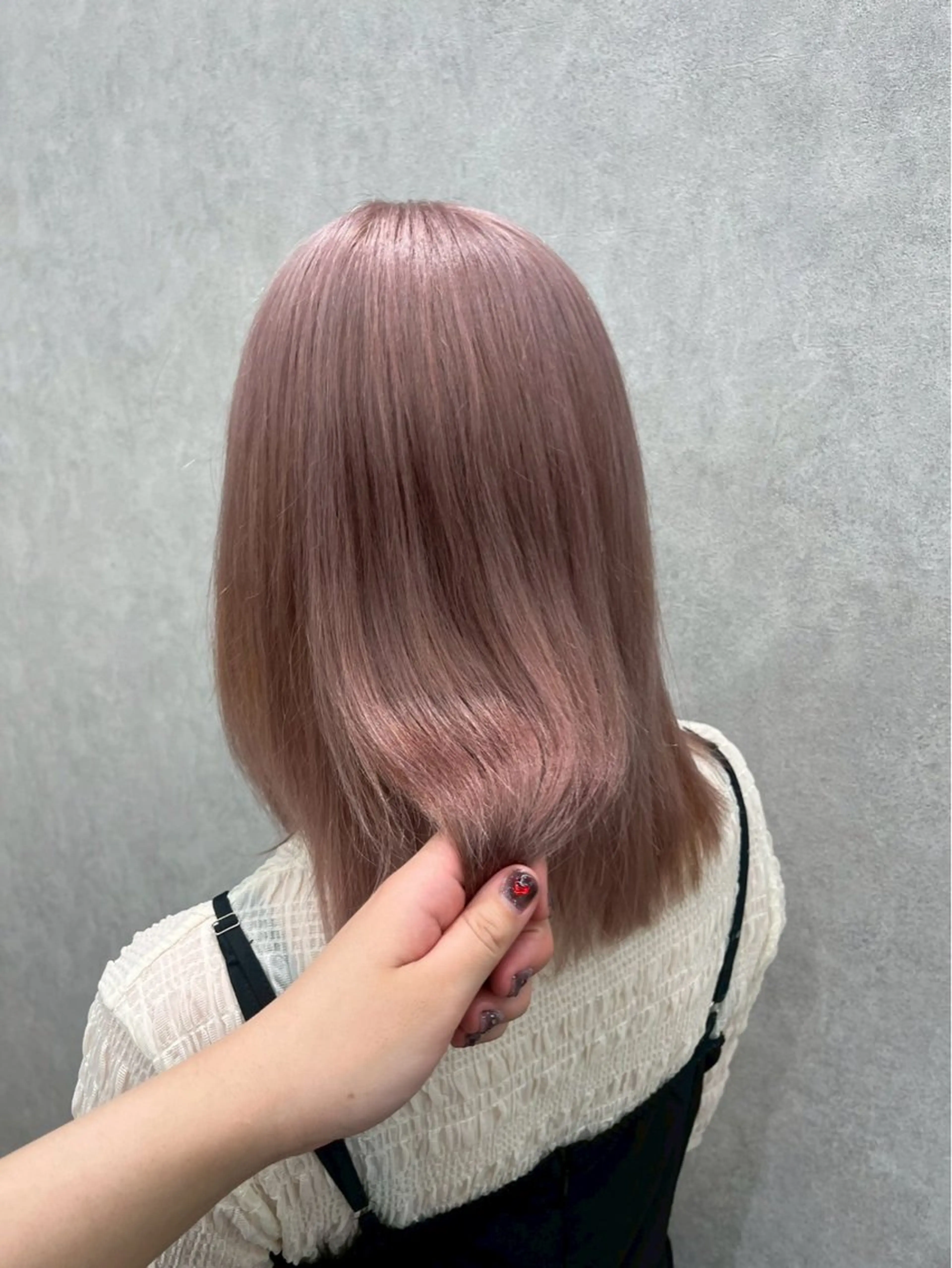 ロング カラー ヘアカラー ハイトーンカラー🐬 えりかのヘアスタイル