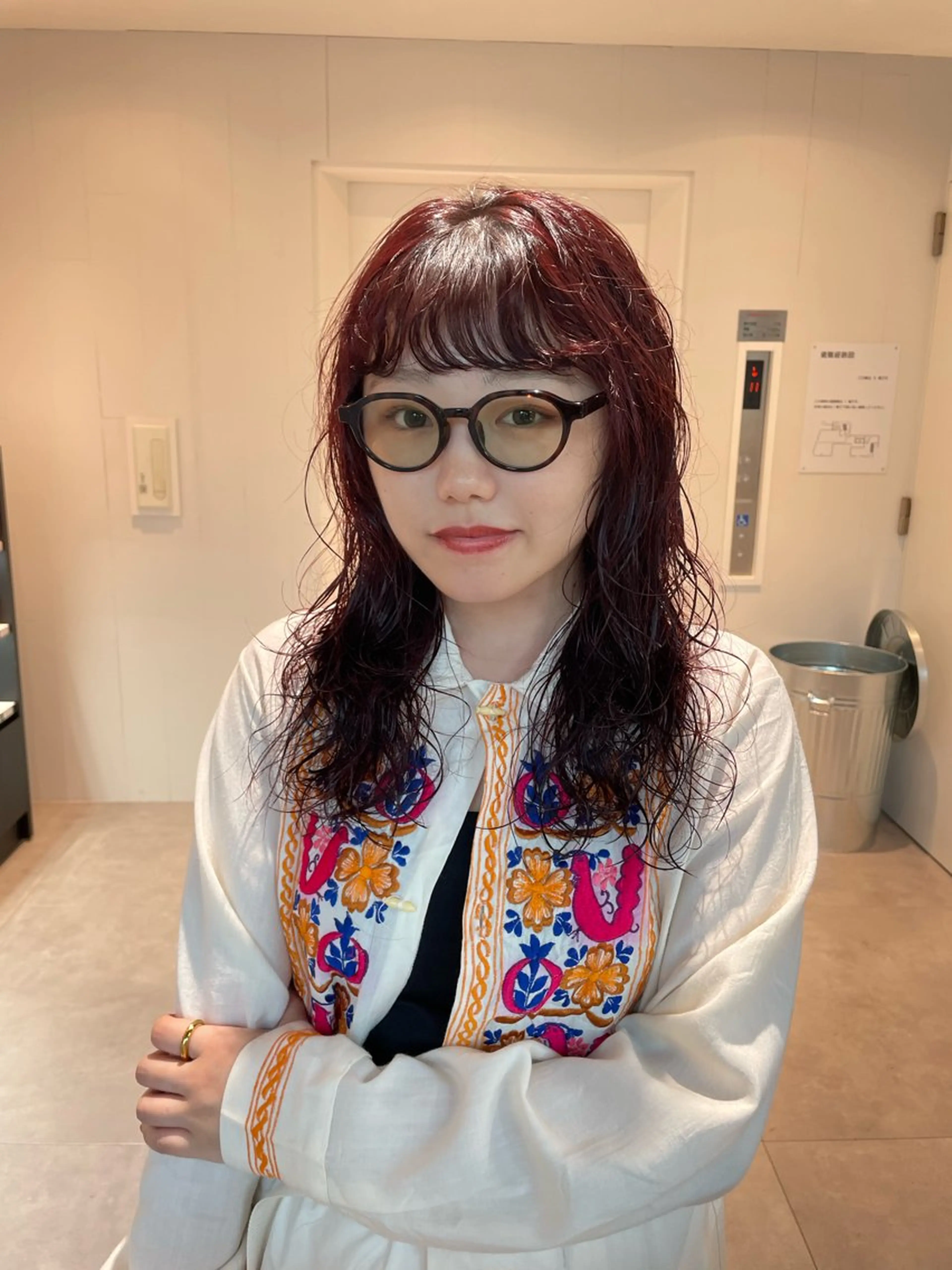 ミディアム カラー パーマ ミディアムレイヤー ミディアムパーマ レイヤーカット カット ヘアカラー パーマ トリートメント パーマ/パーマ落とし 【Kouta】のヘアスタイル