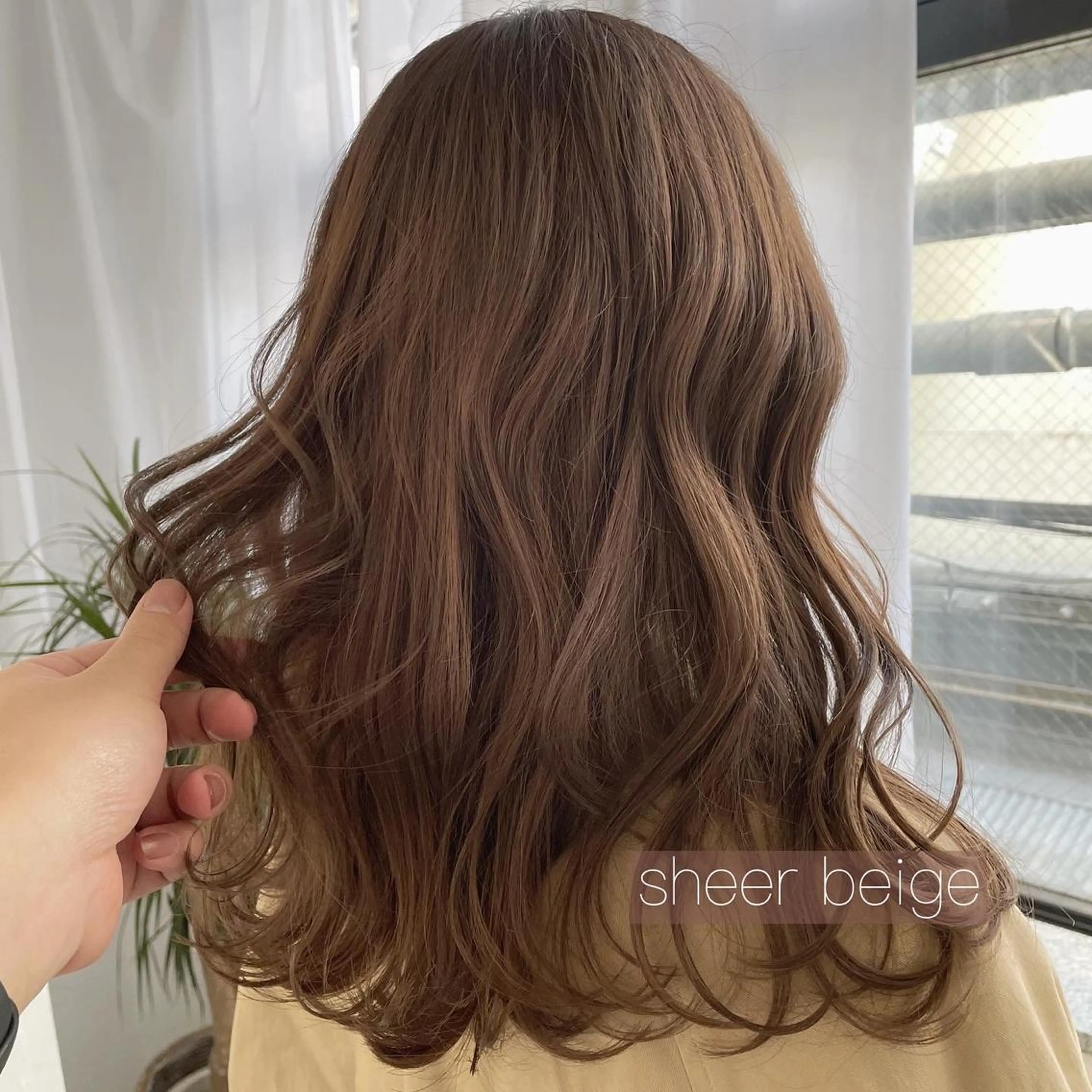 セミロング カラー 🍎吉川浩生 トップスタイリストのヘアスタイル