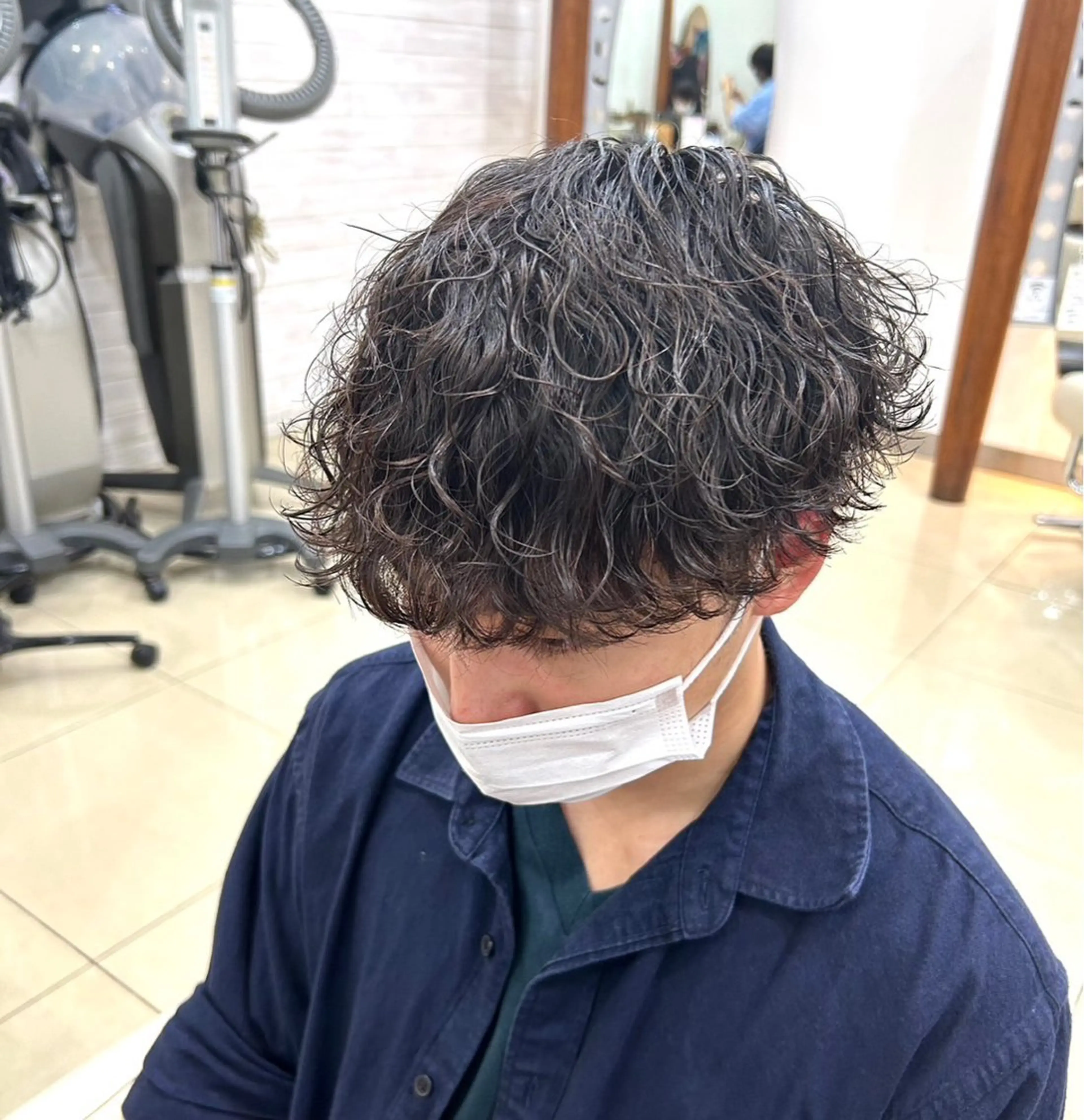 パーマ メンズ センターパート メンズパーマ 波巻きパーマ ニュアンスパーマ メンズパーマ特化森田 真衣🌟のヘアスタイル