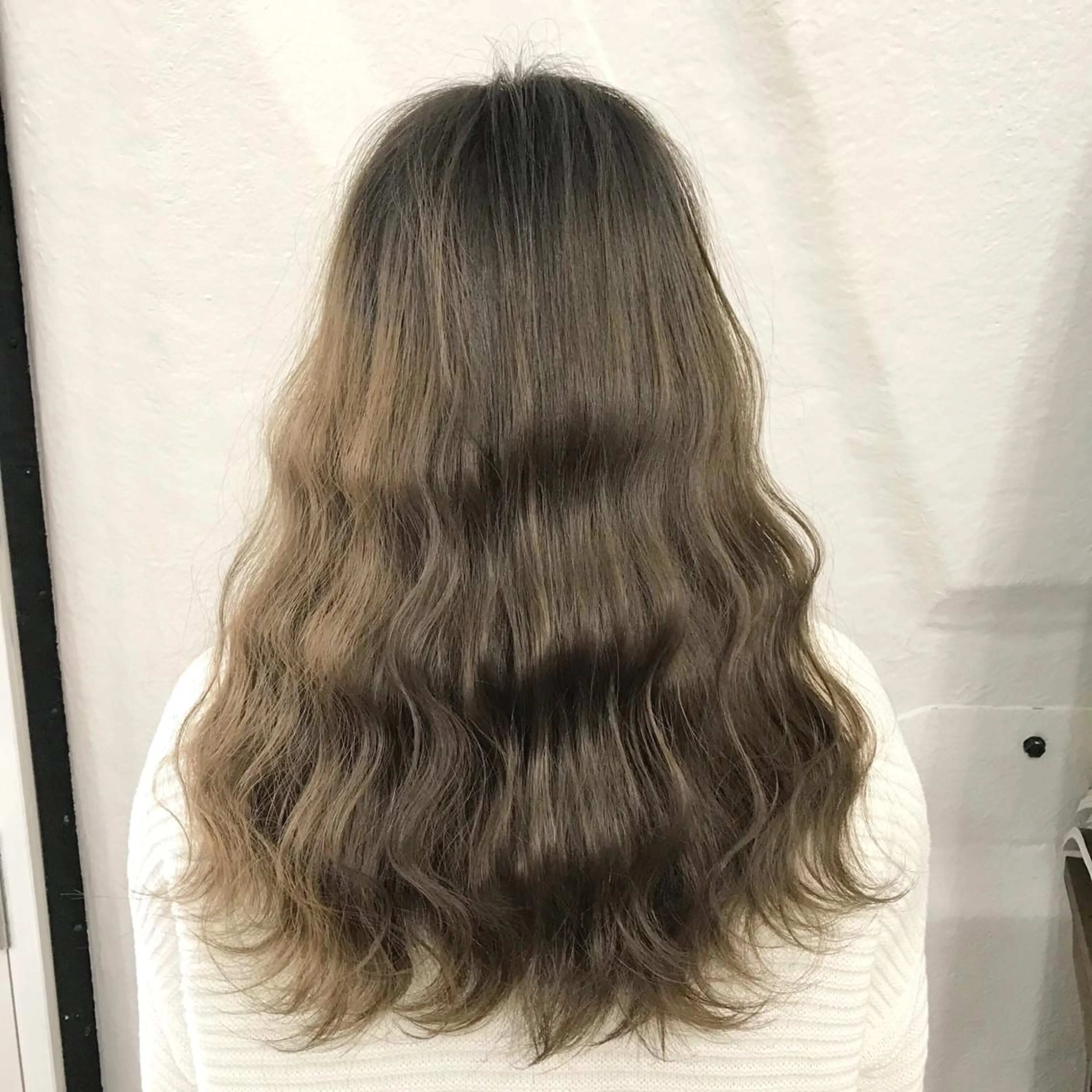 ロング カラー ブリーチ グレージュ K-POP好き美容師 🇰🇷Kai.Yのヘアスタイル