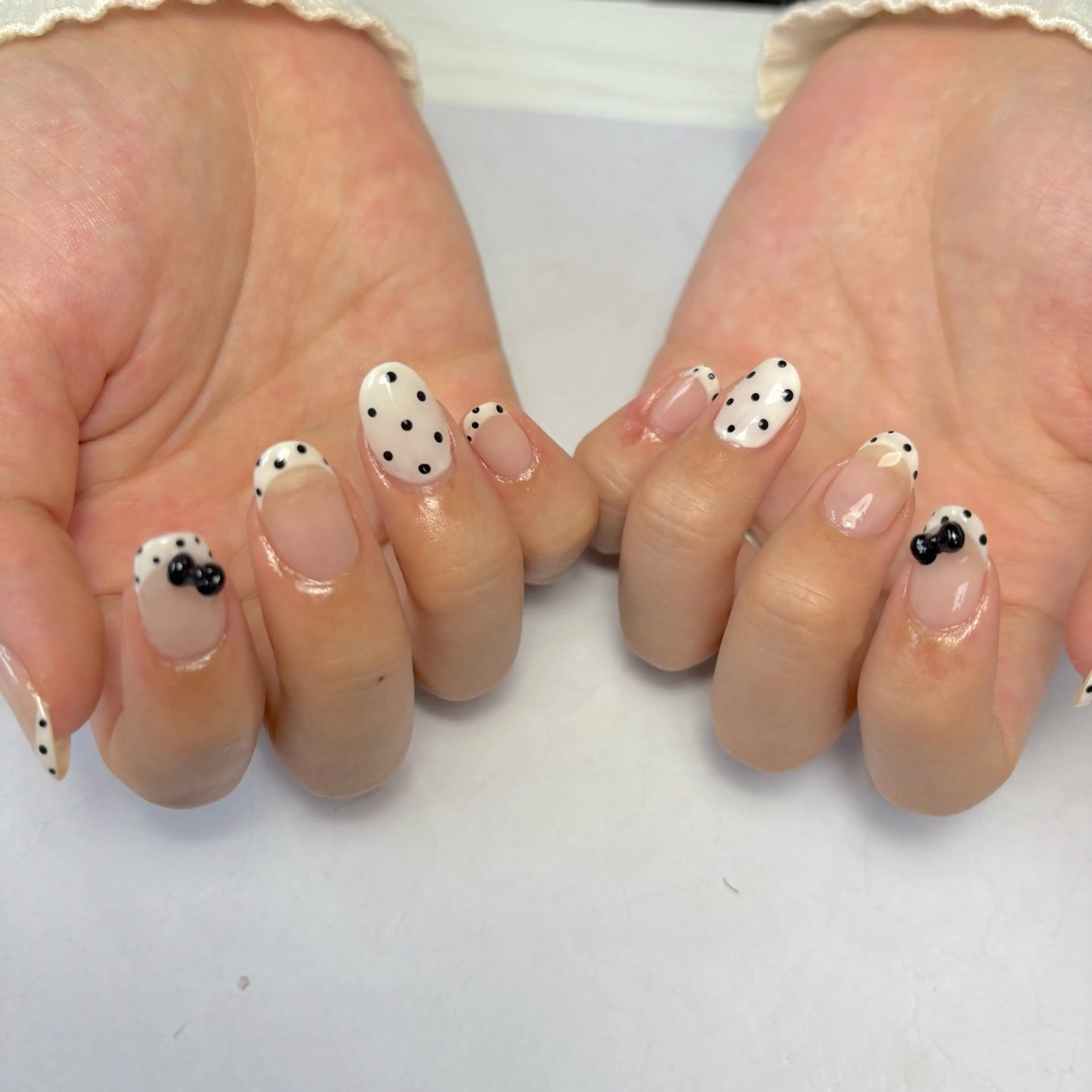 ネイル ドット フレンチネイル 持ち込み リボン ハンドネイル Nail Salon noiのネイルデザイン
