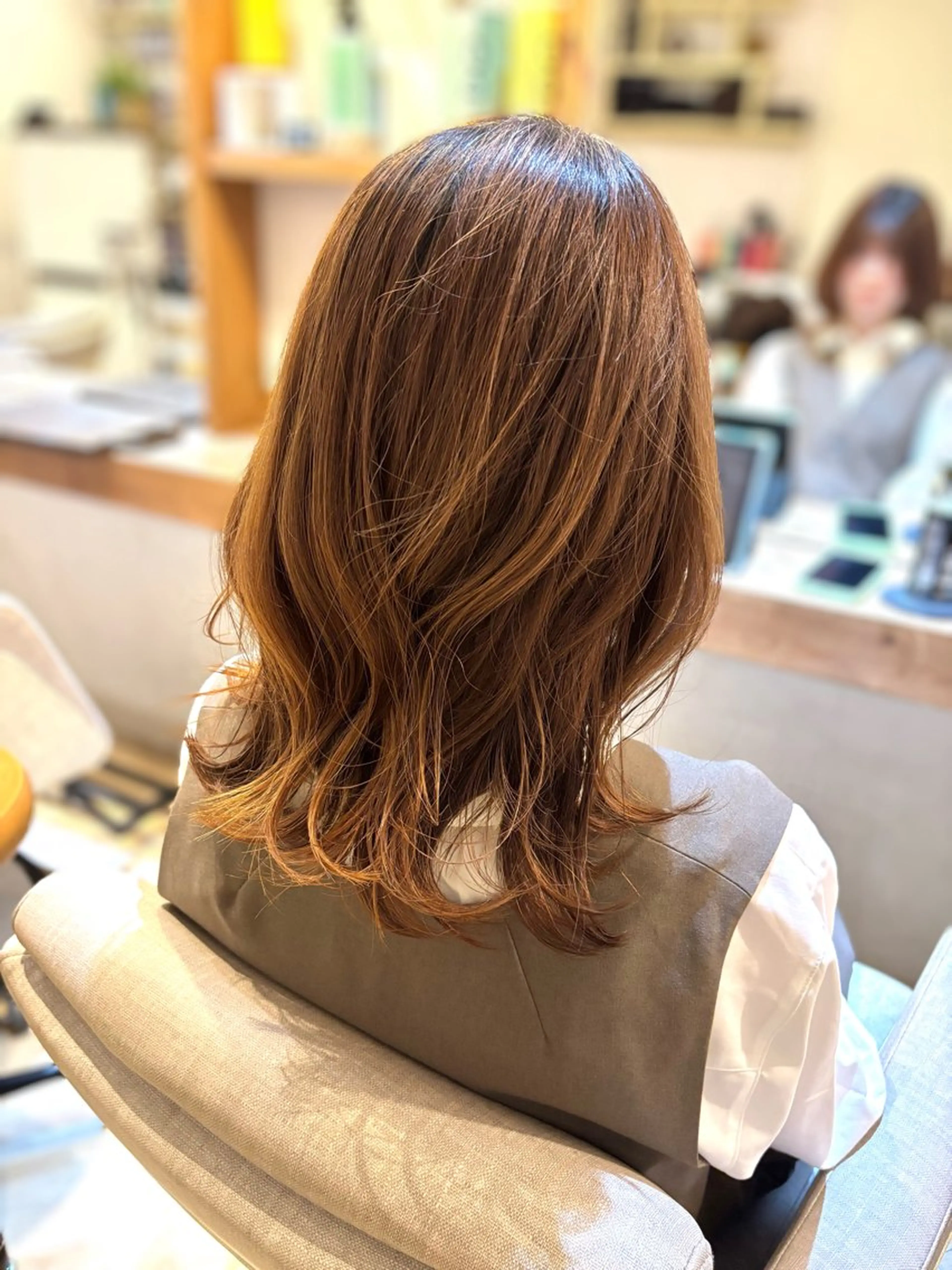 セミロング カラー 似合わせカット トリートメント カット トリートメント 山﨑 彩香のヘアスタイル