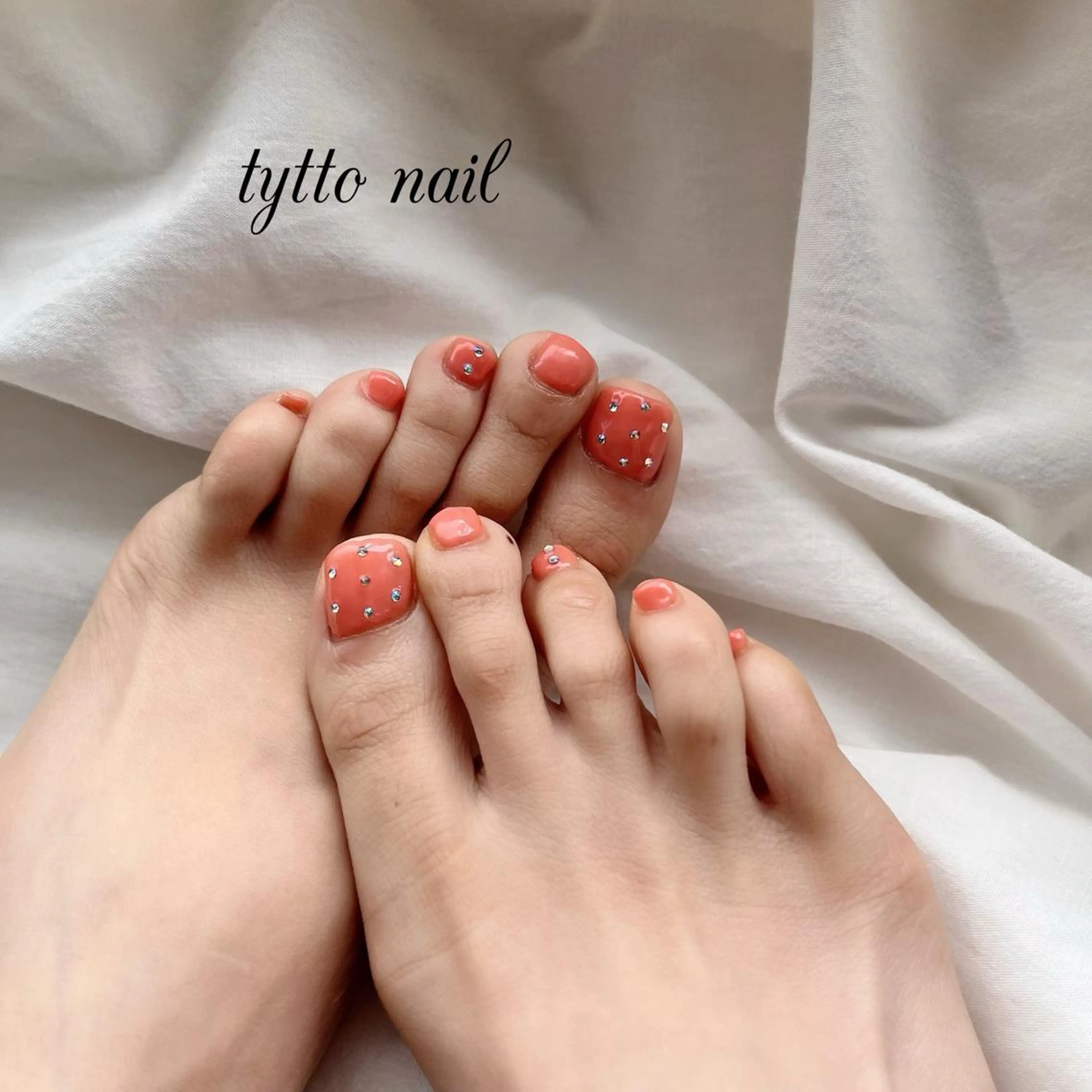 ネイル オーロラネイル フットネイル ワンカラーネイル ピンク シンプルネイル tytto nail ❤︎‪‪eri‪‪のネイルデザイン