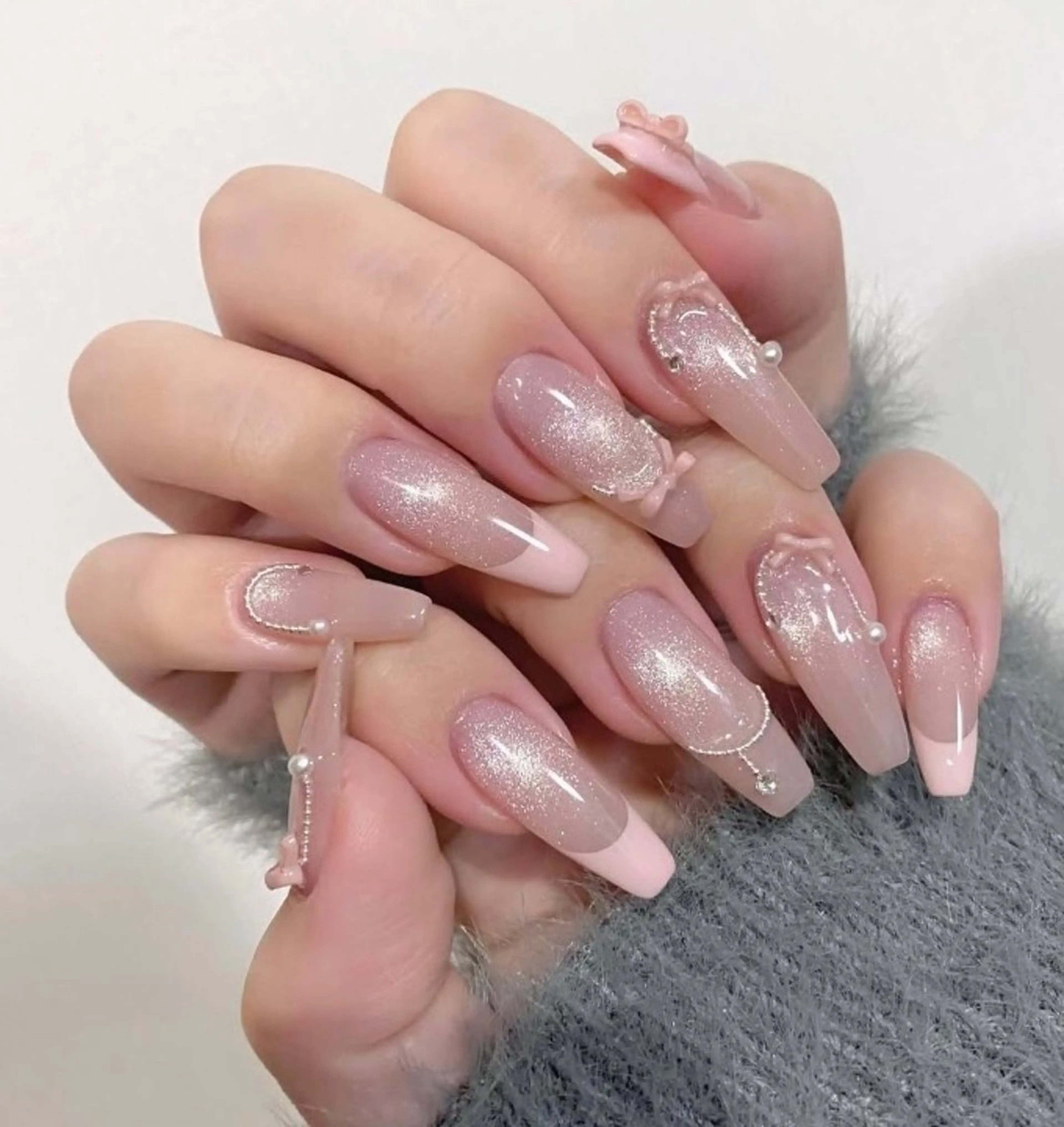 カラー グラデーションカラー ピンクカラー ハンドネイル AIN Nailのネイルデザイン