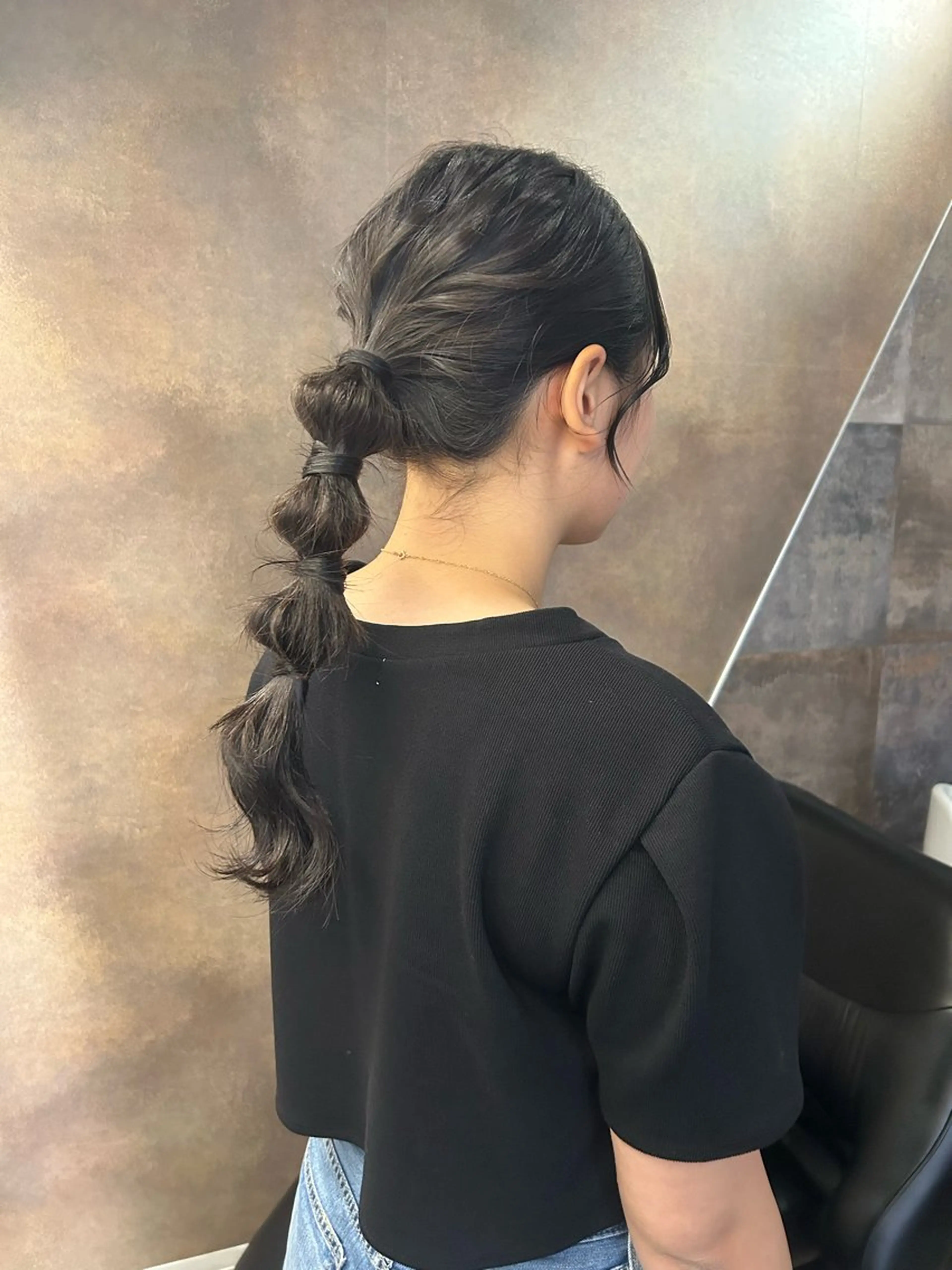 ロング ヘアアレンジ 着付け SAKINO. ベージュカラーのヘアスタイル