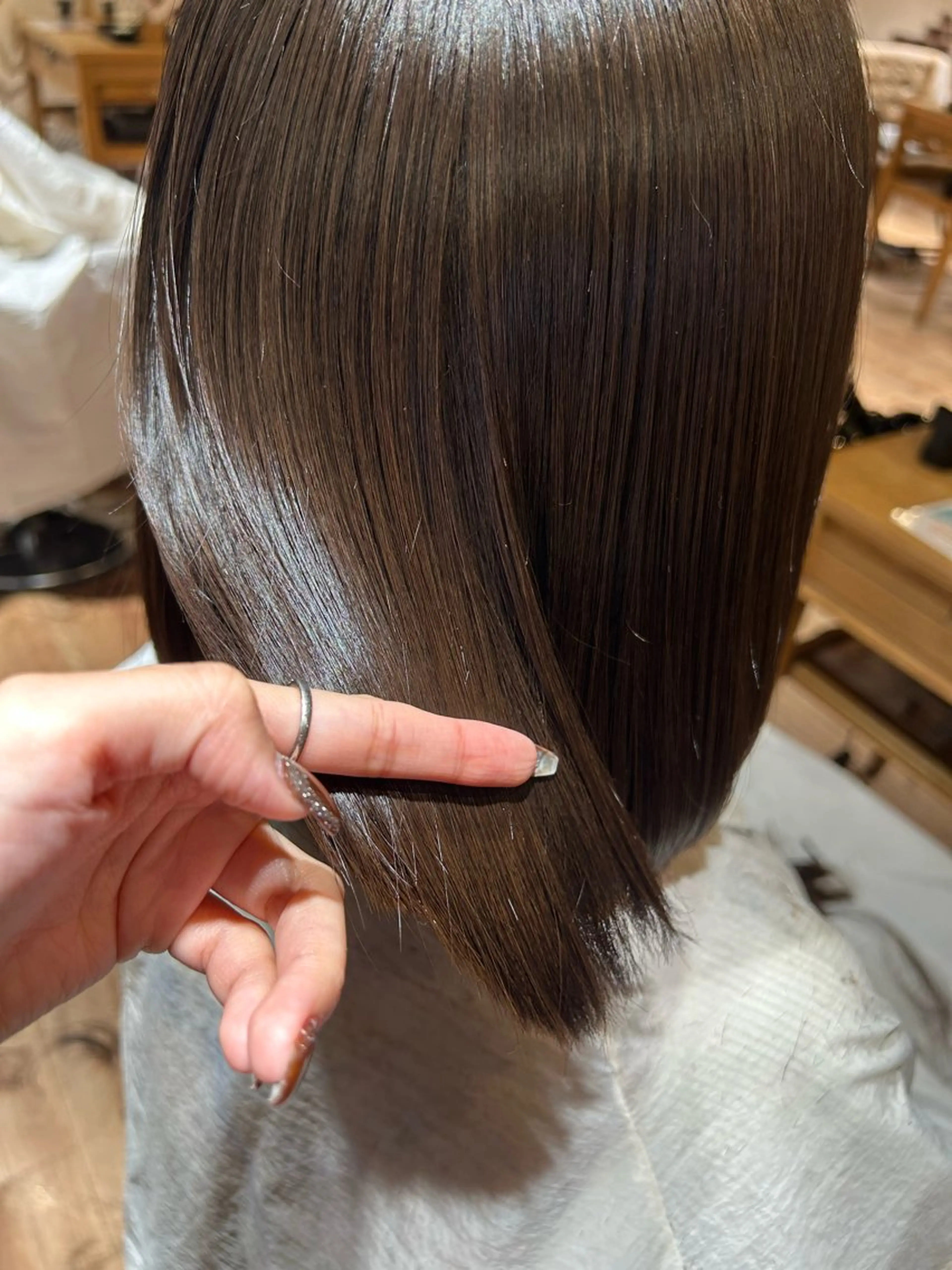 セミロング 巽 愛夏のヘアスタイル