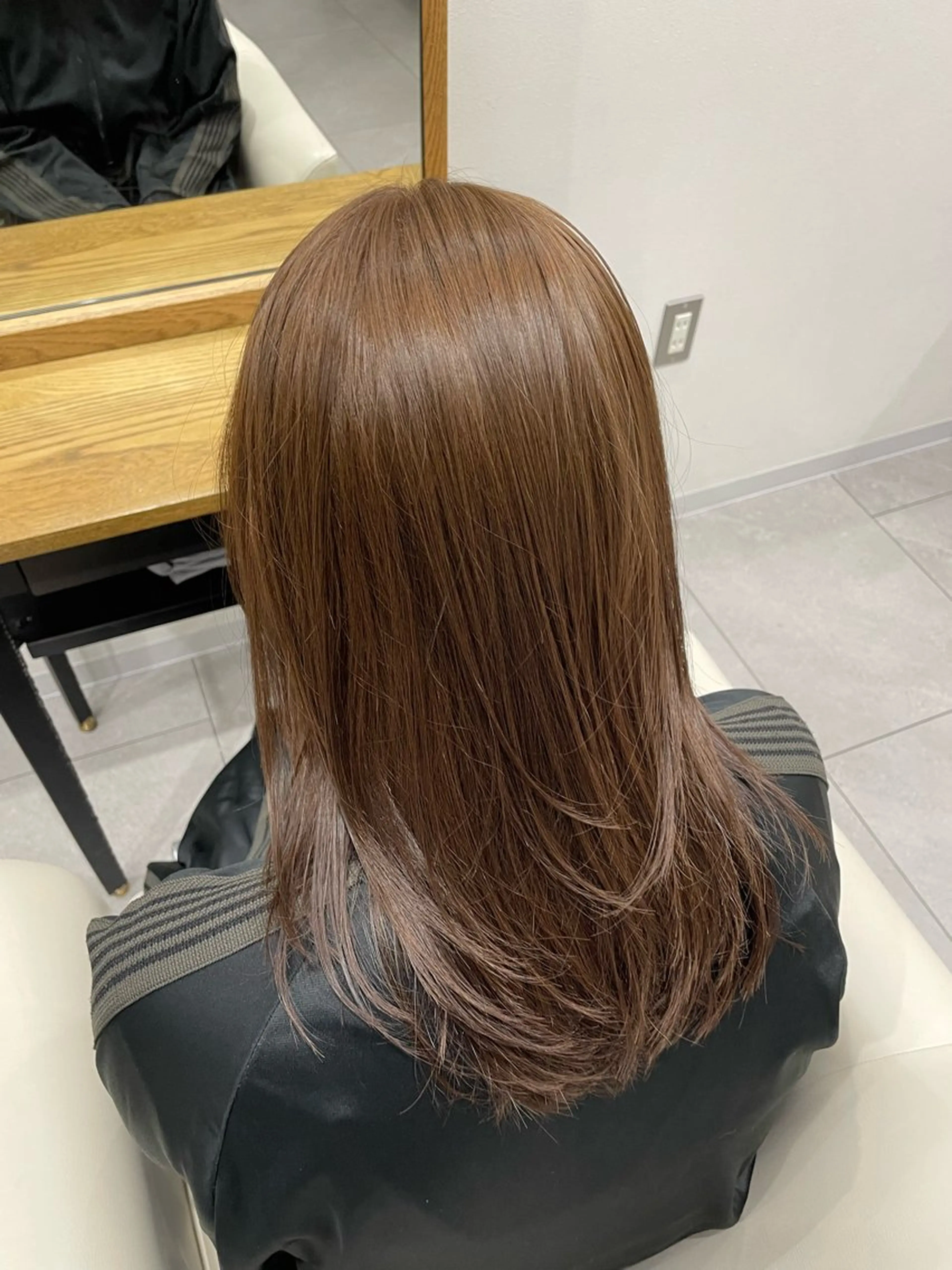 ブリーチなしで透明感カラー＋レイヤーカットの写真