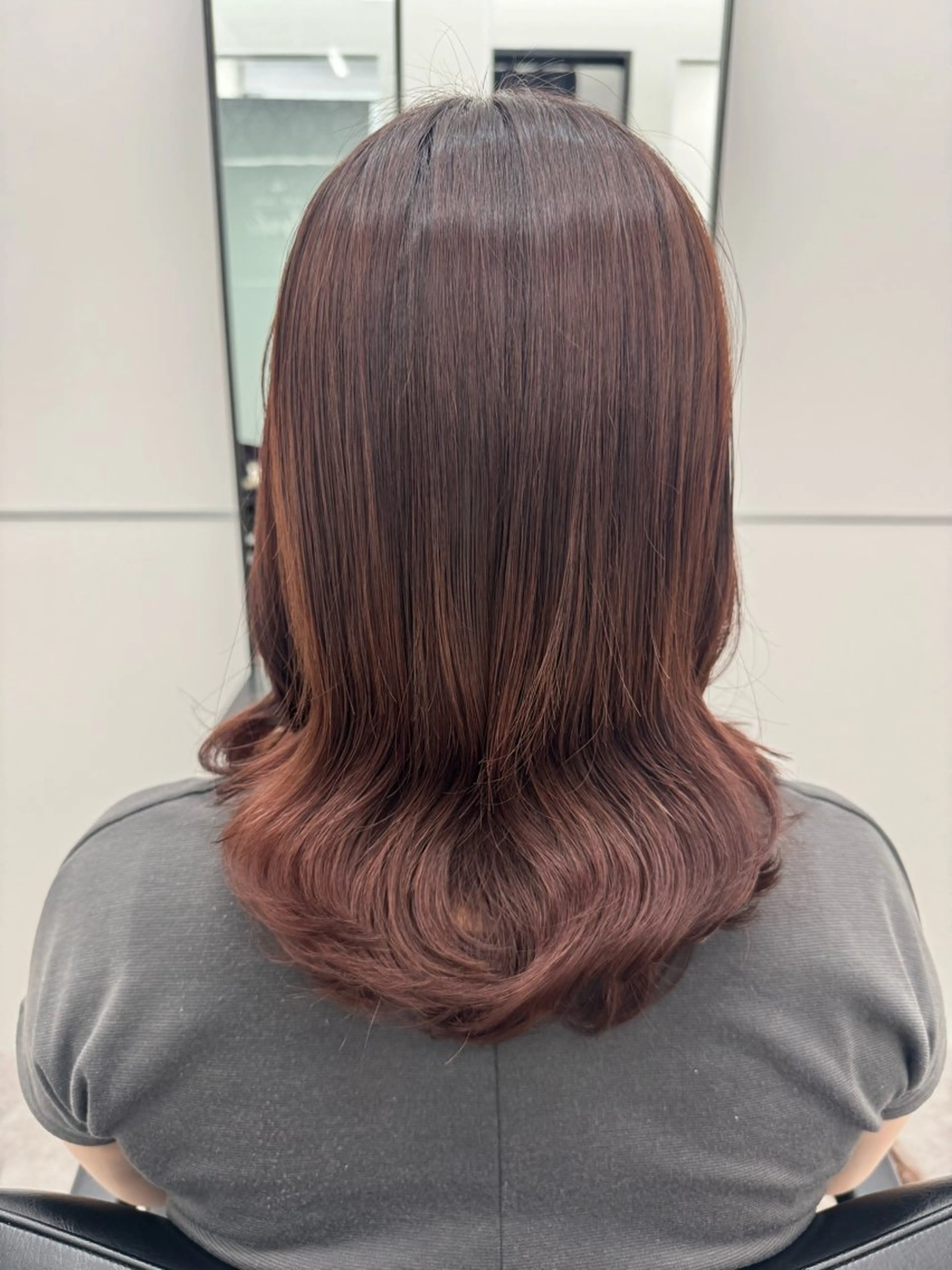 ミディアム カラー パーマ ミディアムパーマ カット パーマ GO TODAY シェアサロン 銀座Arc店所属・デジタルパーマ🫧 韓国風ヘア🫧サクラのヘアスタイル