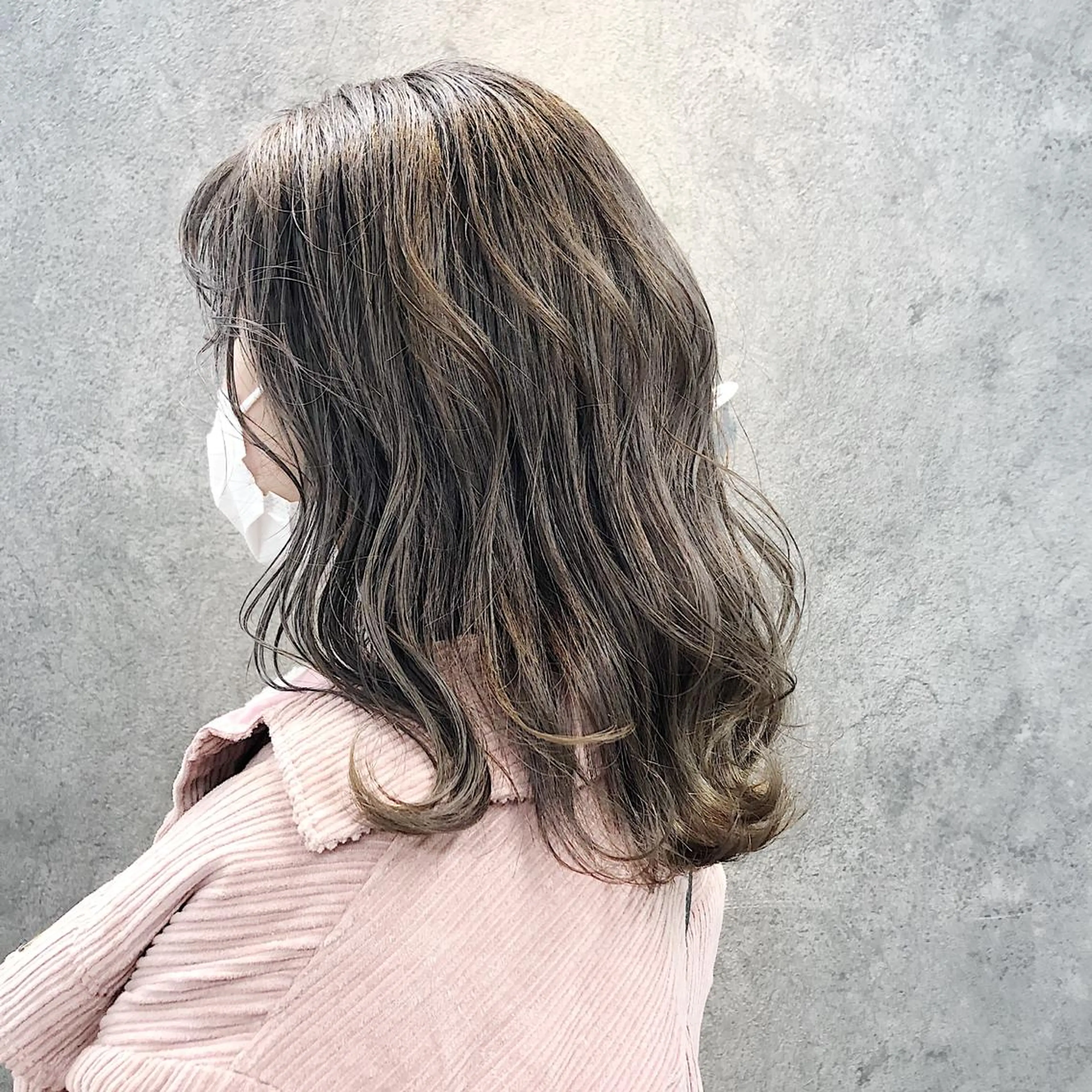 ミディアム 所渉/韓国レイヤー /ウルフカットのヘアスタイル