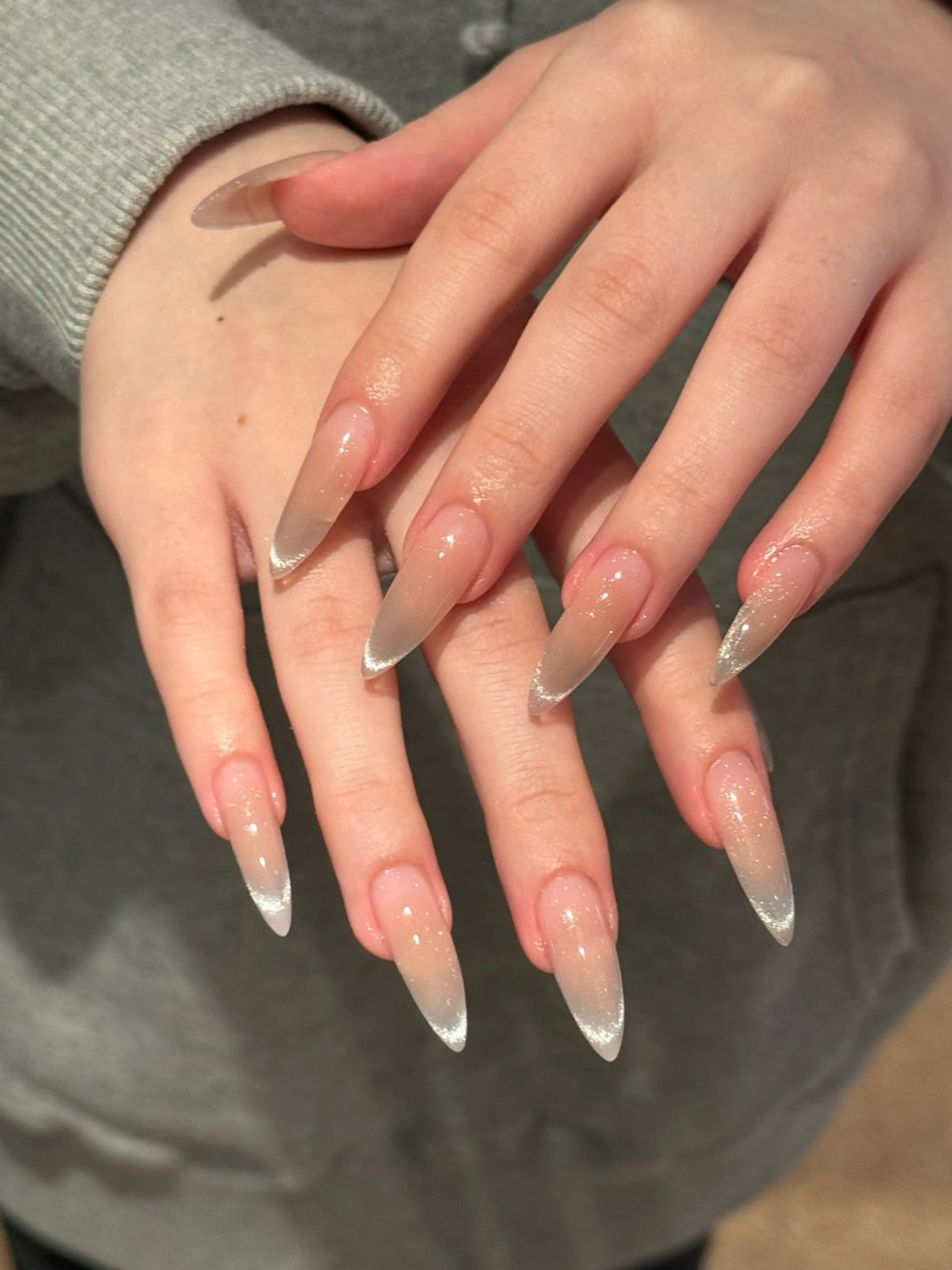 ネイル フレンチネイル グラデーション キラキラネイル 韓国ネイル マグネットネイル ハンドネイル 🎀🎀YooLi Nail Salonのネイルデザイン