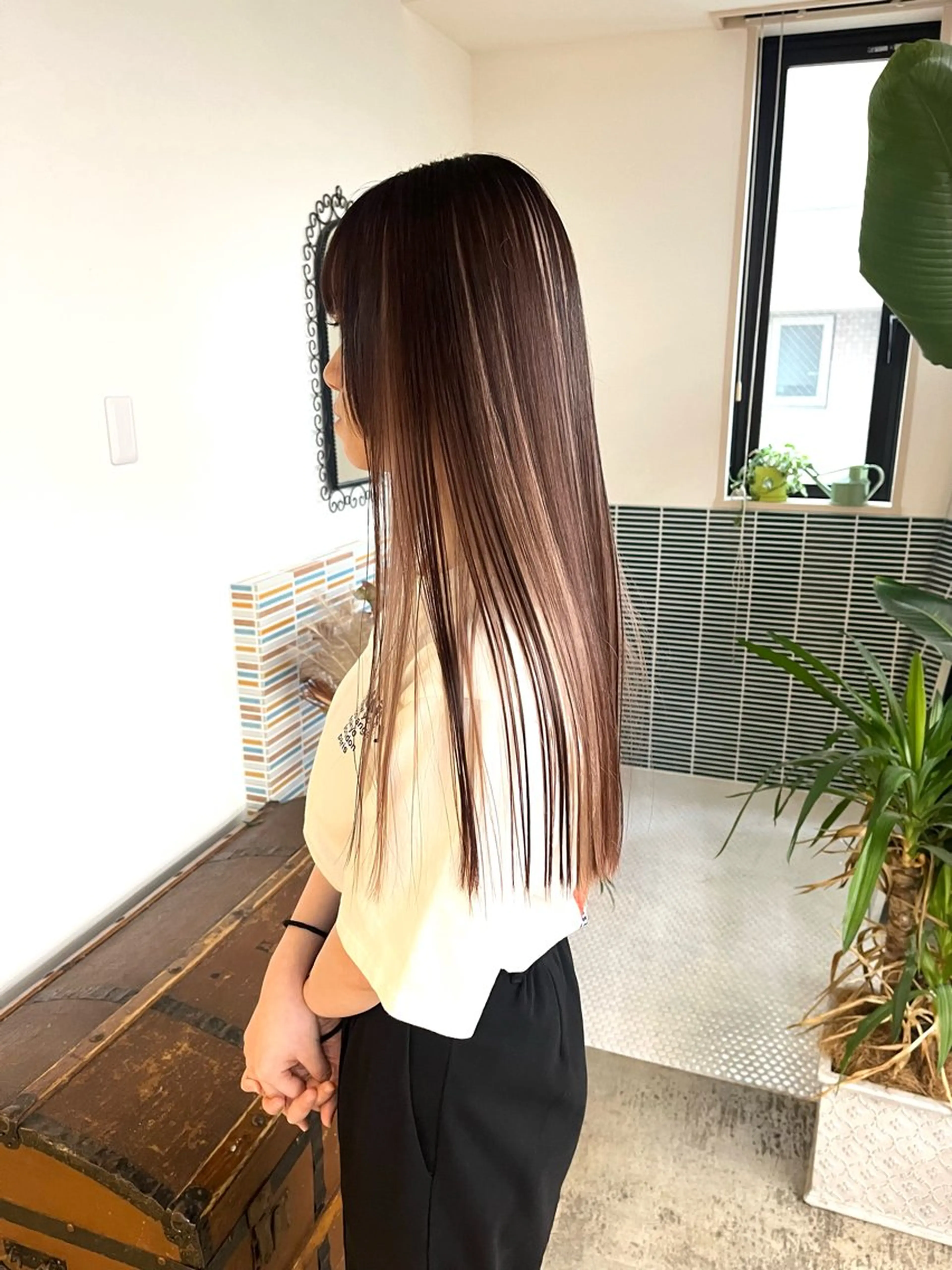 ロング カラー ブリーチ カット ヘアカラー トリートメント 🩷ハイトーン透明感 レイヤー🩷ユリカのヘアスタイル