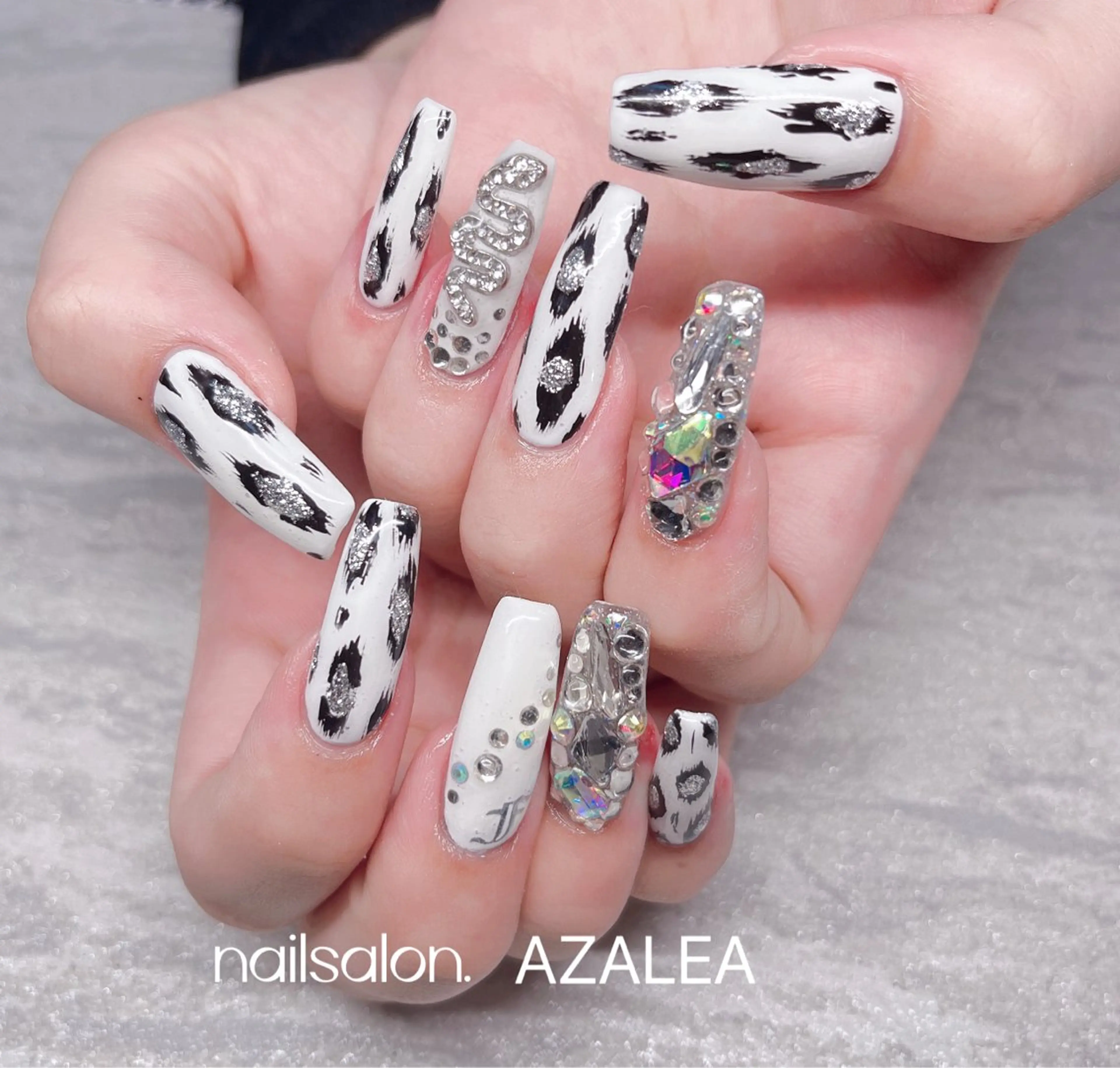 ネイル ハンドネイル R inのネイルデザイン