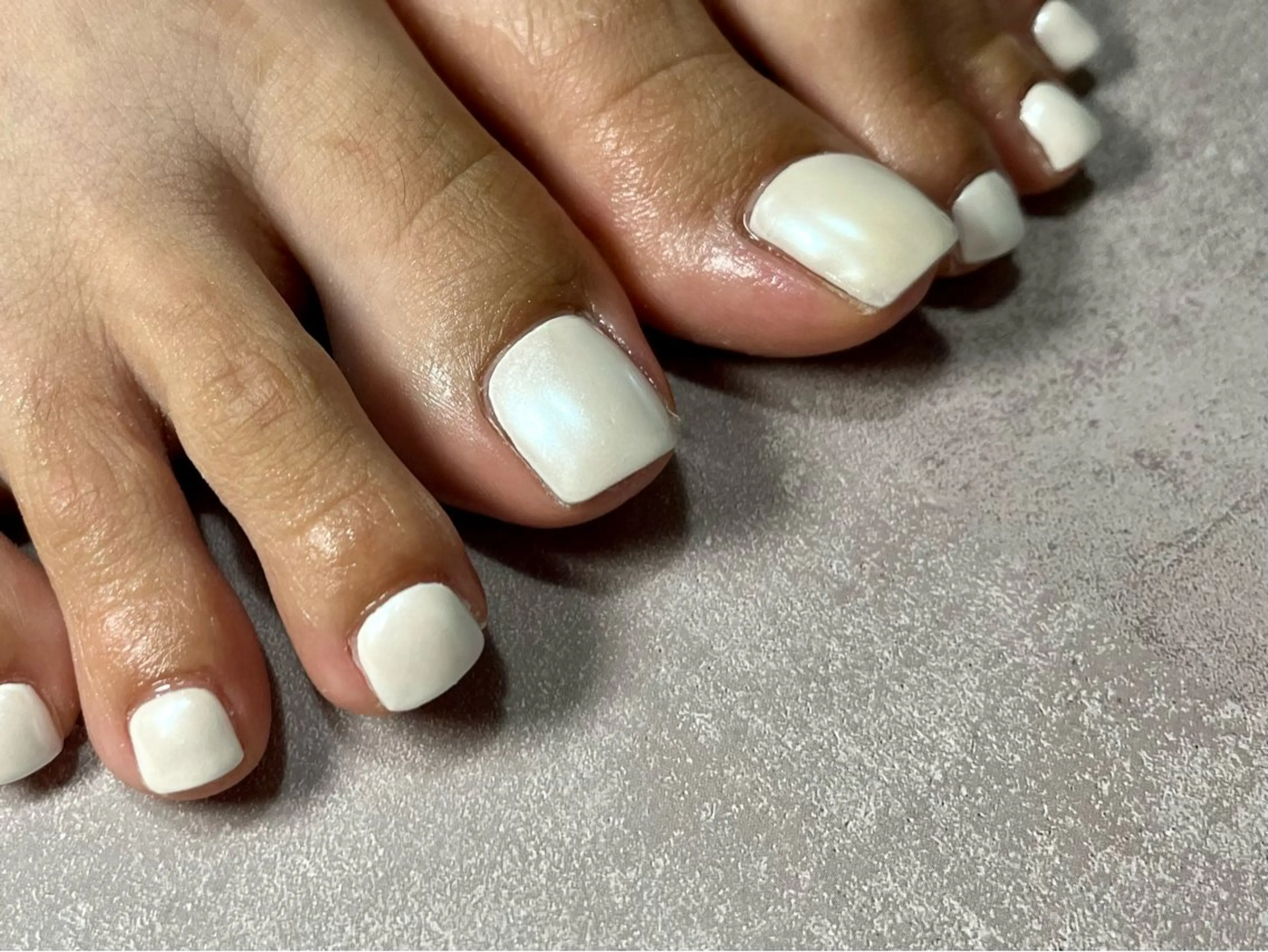 ネイル フットネイル ホワイト フットネイル ネイルサロン kupuのネイルデザイン