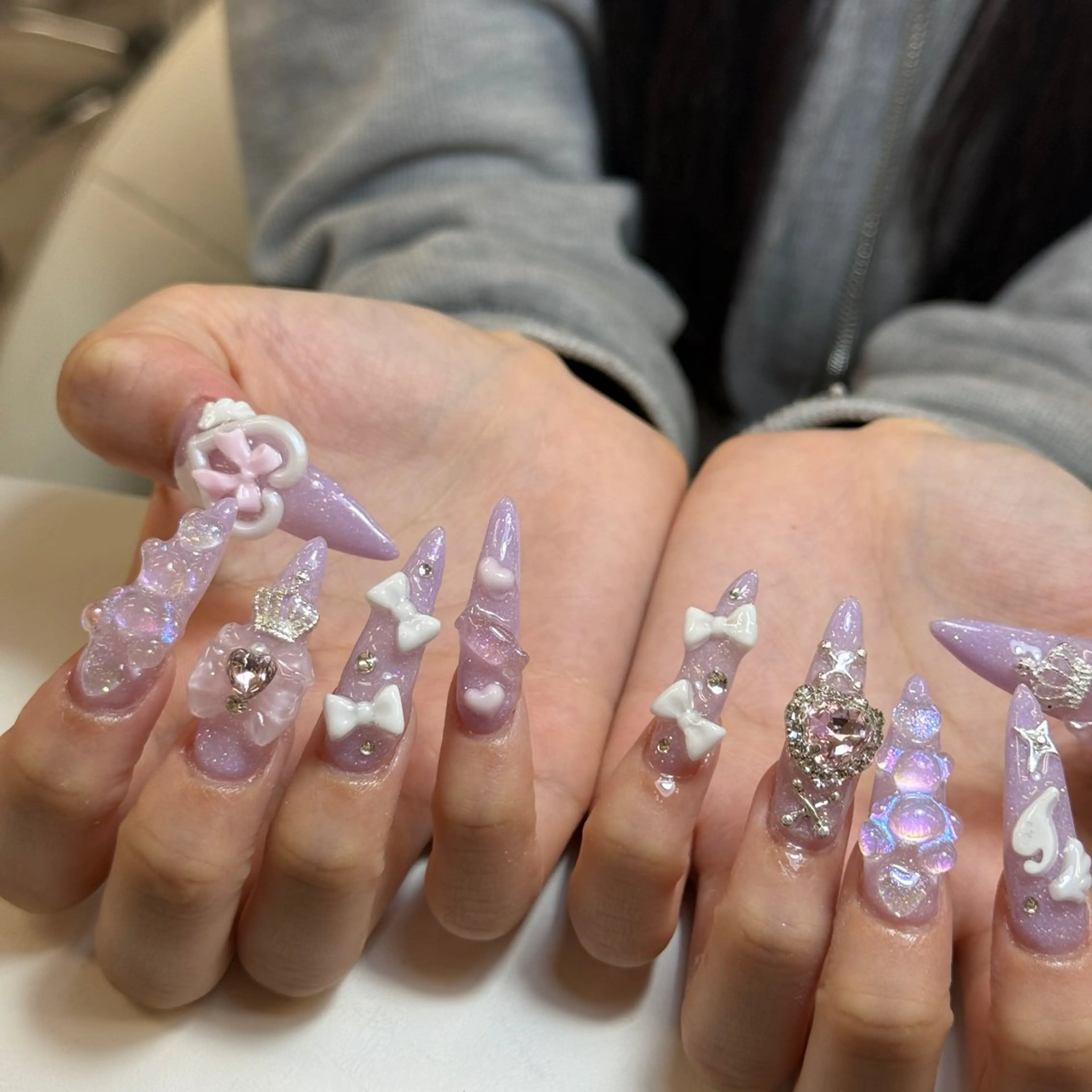 ネイル リボン ハンドネイル Anh 歌舞伎町のネイルデザイン