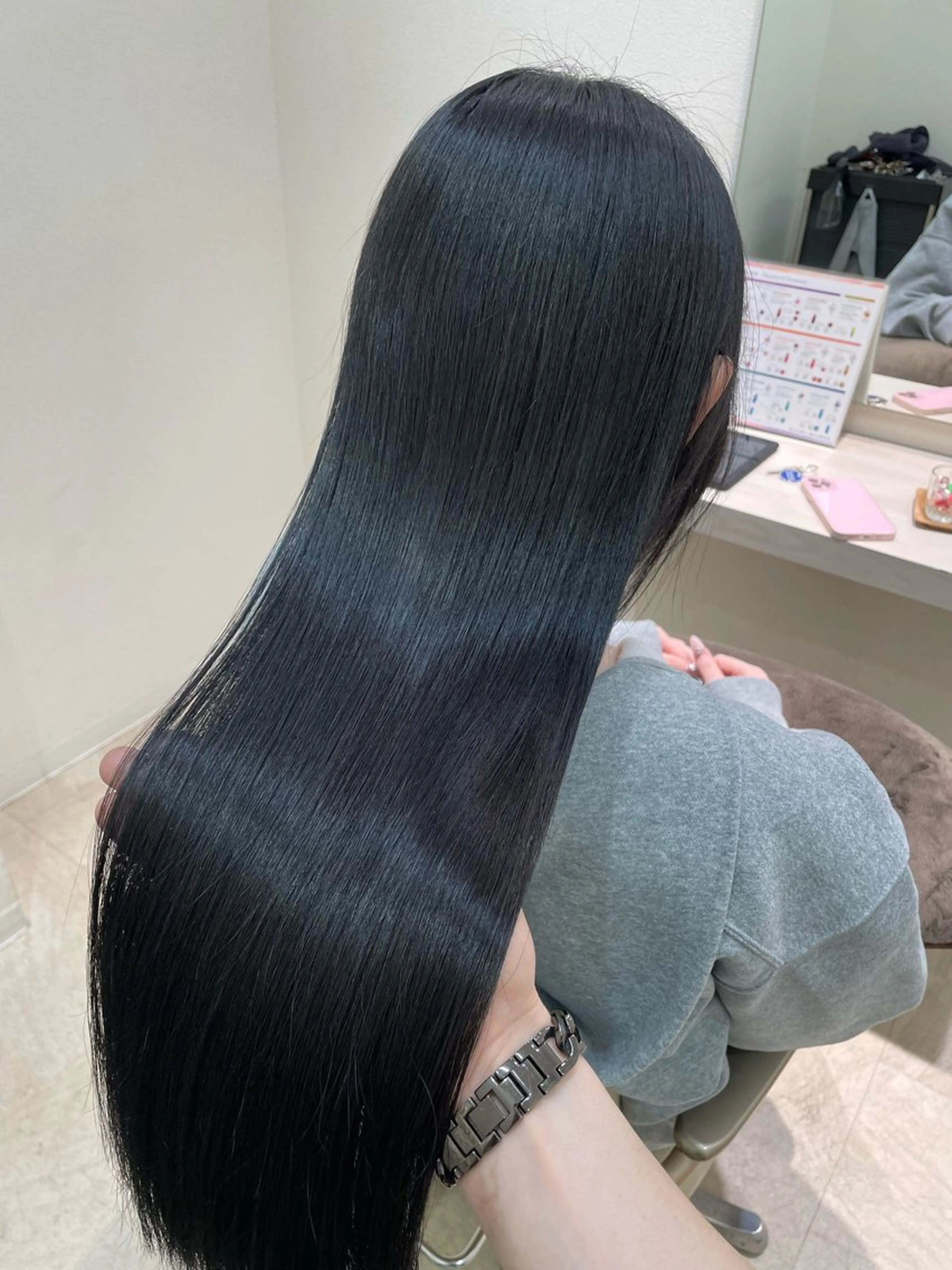 ロング カラー 黒髪 ブルーカラー ブルーブラック トリートメント カット ヘアカラー トリートメント 田中 郁也のヘアスタイル