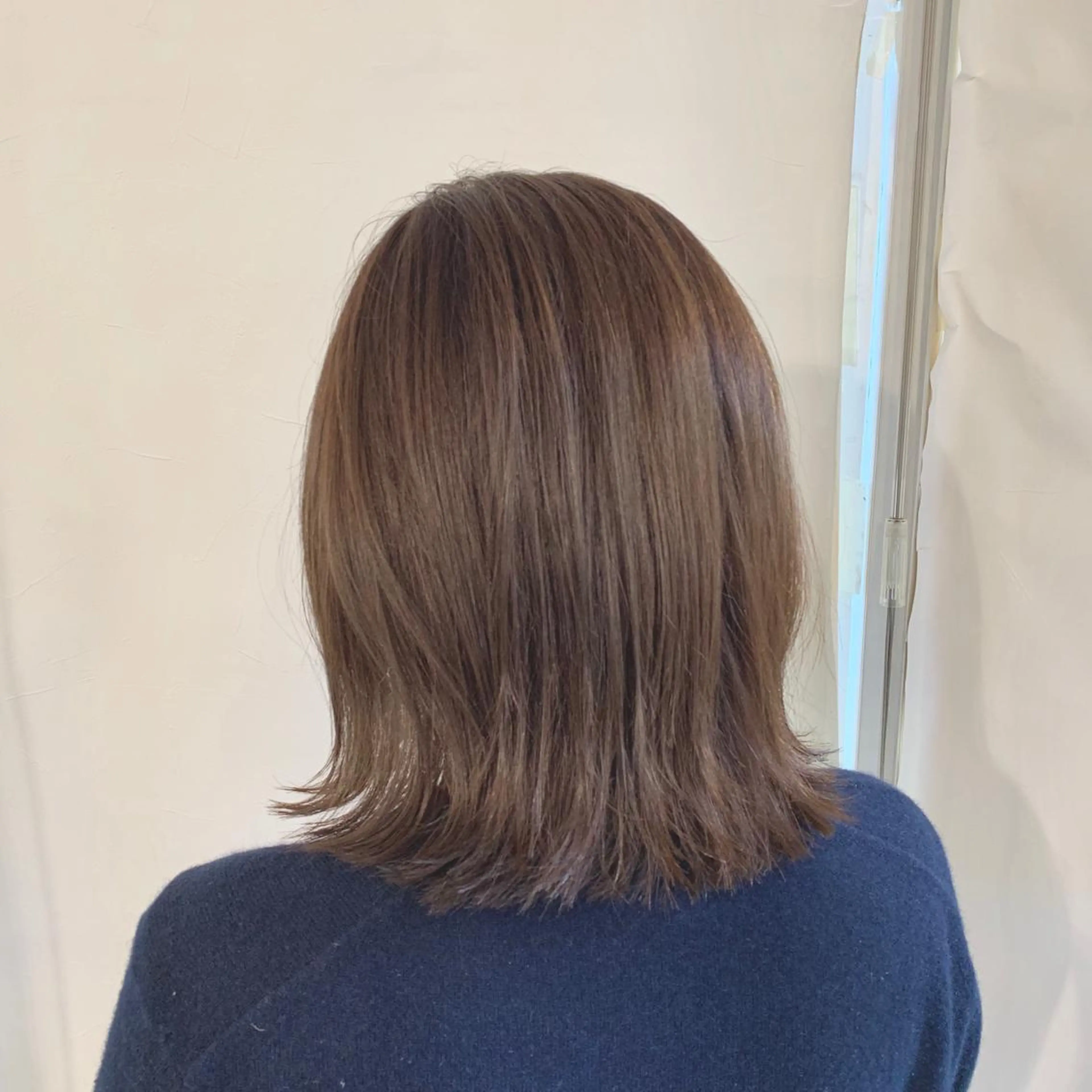 ミディアム カラー 加藤 綾華のヘアスタイル