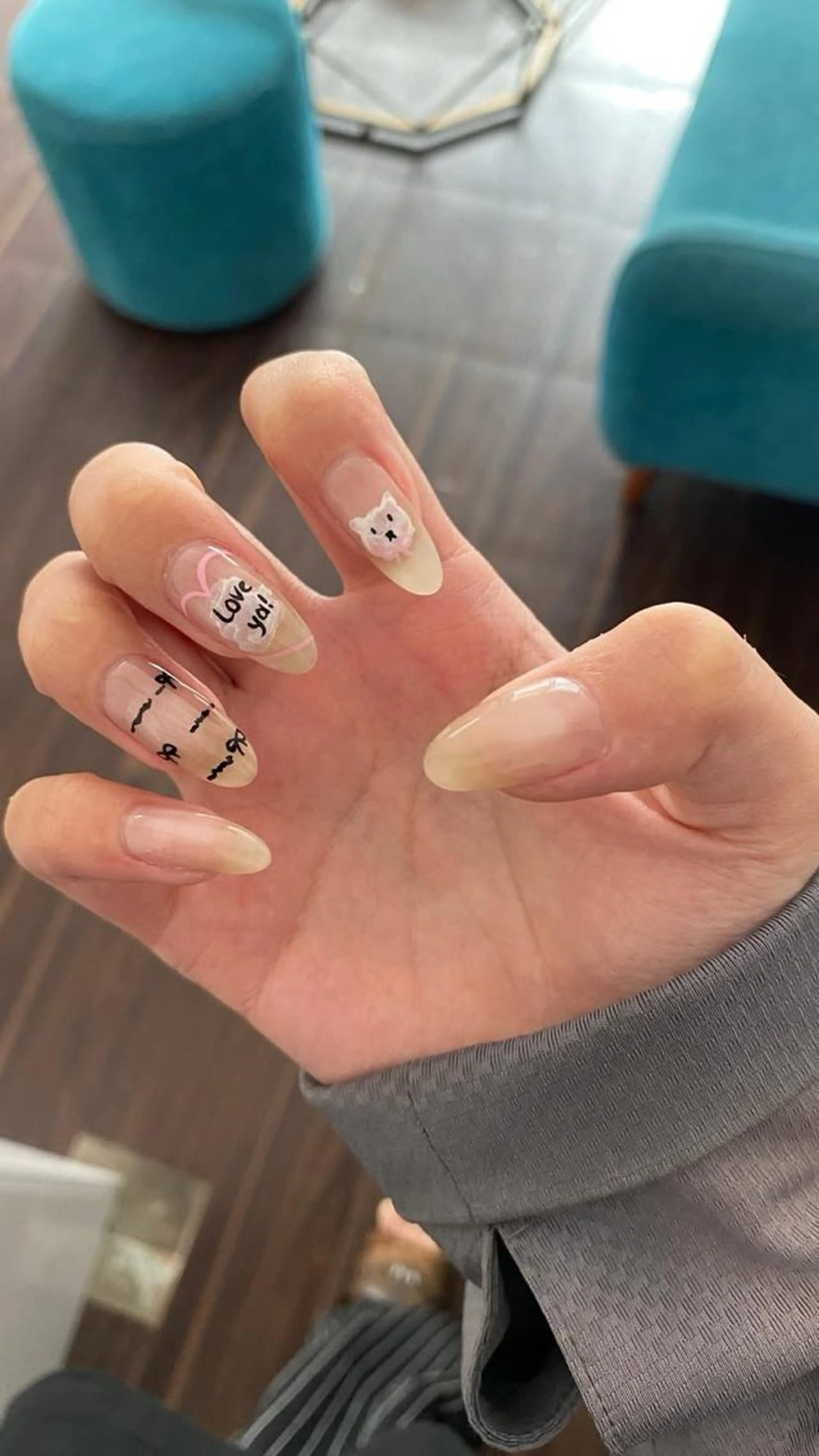 ネイル アートネイル オーロラネイル ブルー チークネイル フットネイル ハンドネイル NAILS168 新大久保店のネイルデザイン