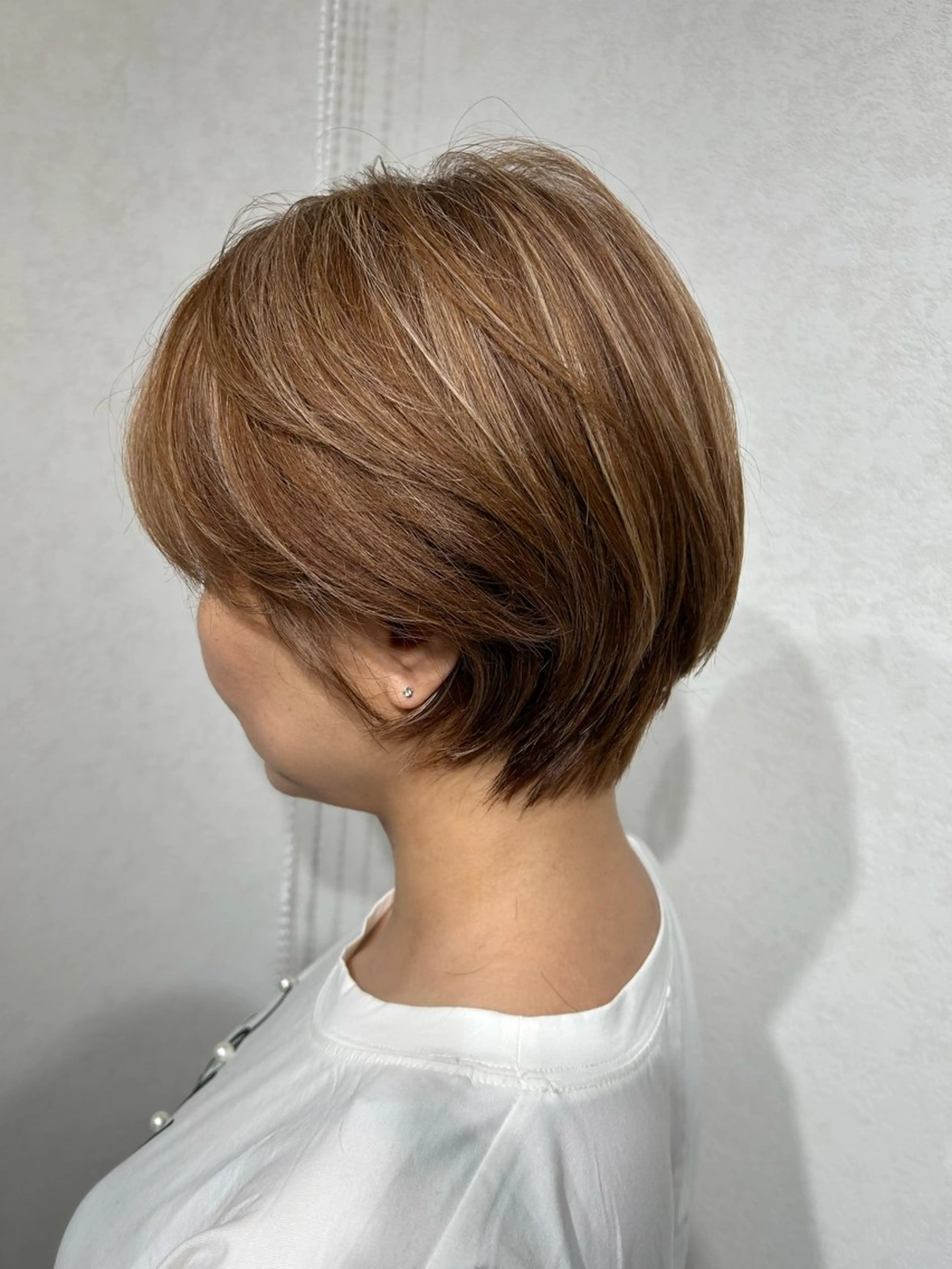 ショート ヘアカラー 長屋 裕大のヘアスタイル