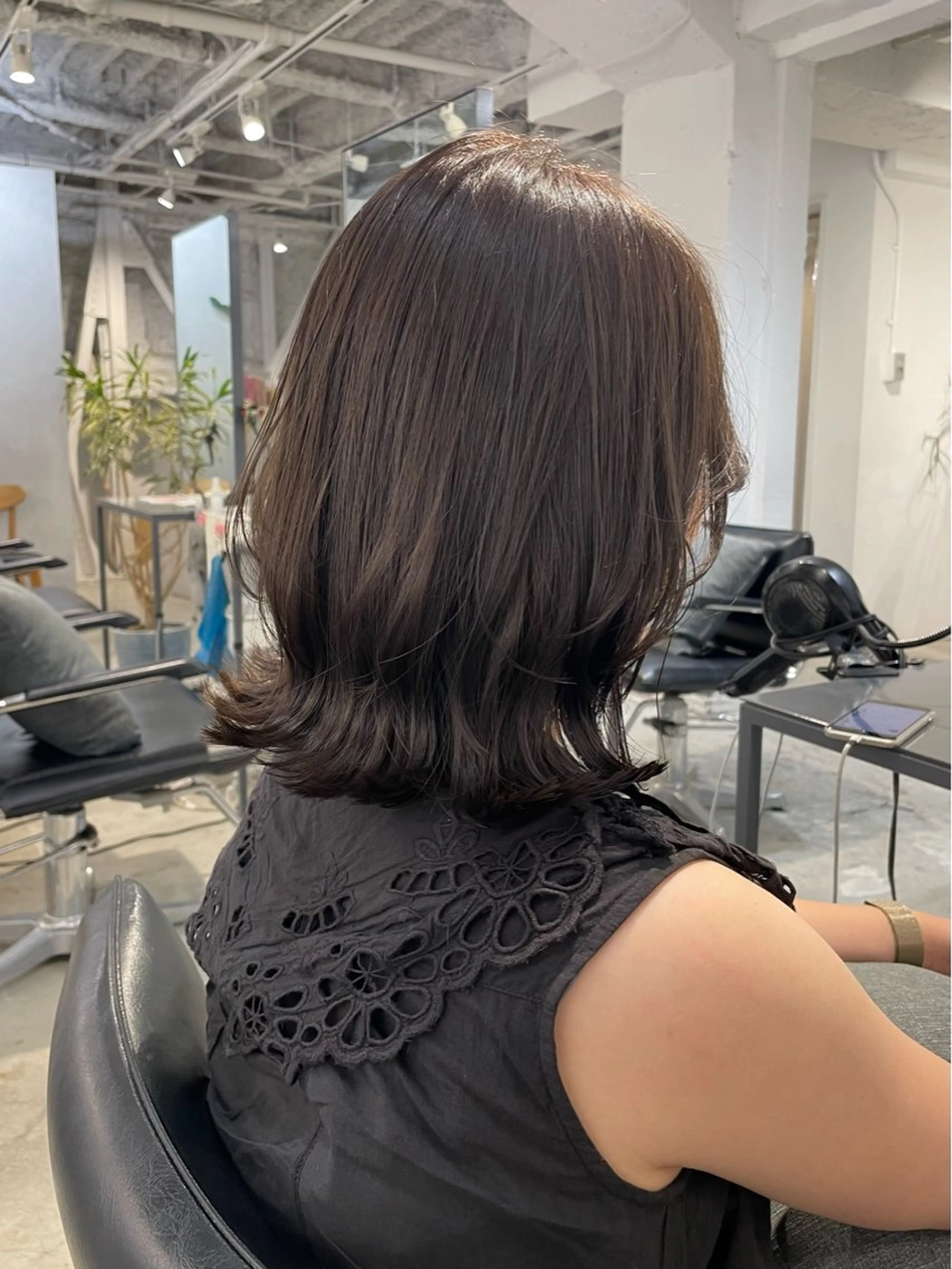 ミディアム SAKI 新宿のヘアスタイル