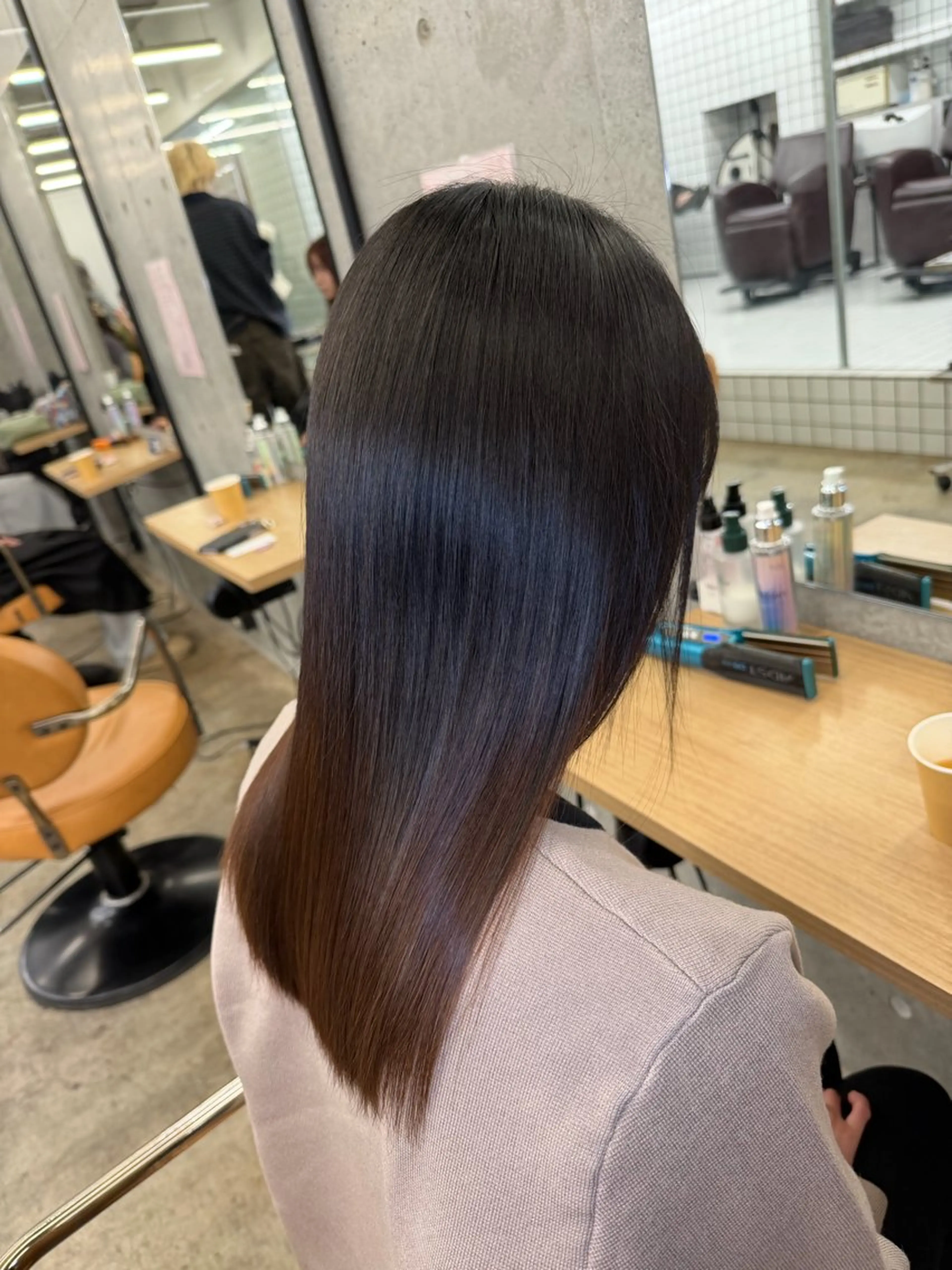 セミロング 髪質改善 レイヤーカット 縮毛矯正 縮毛矯正 トリートメント 縮毛矯正×髪質改善× 艶髪カラー　吉原和磨のヘアスタイル