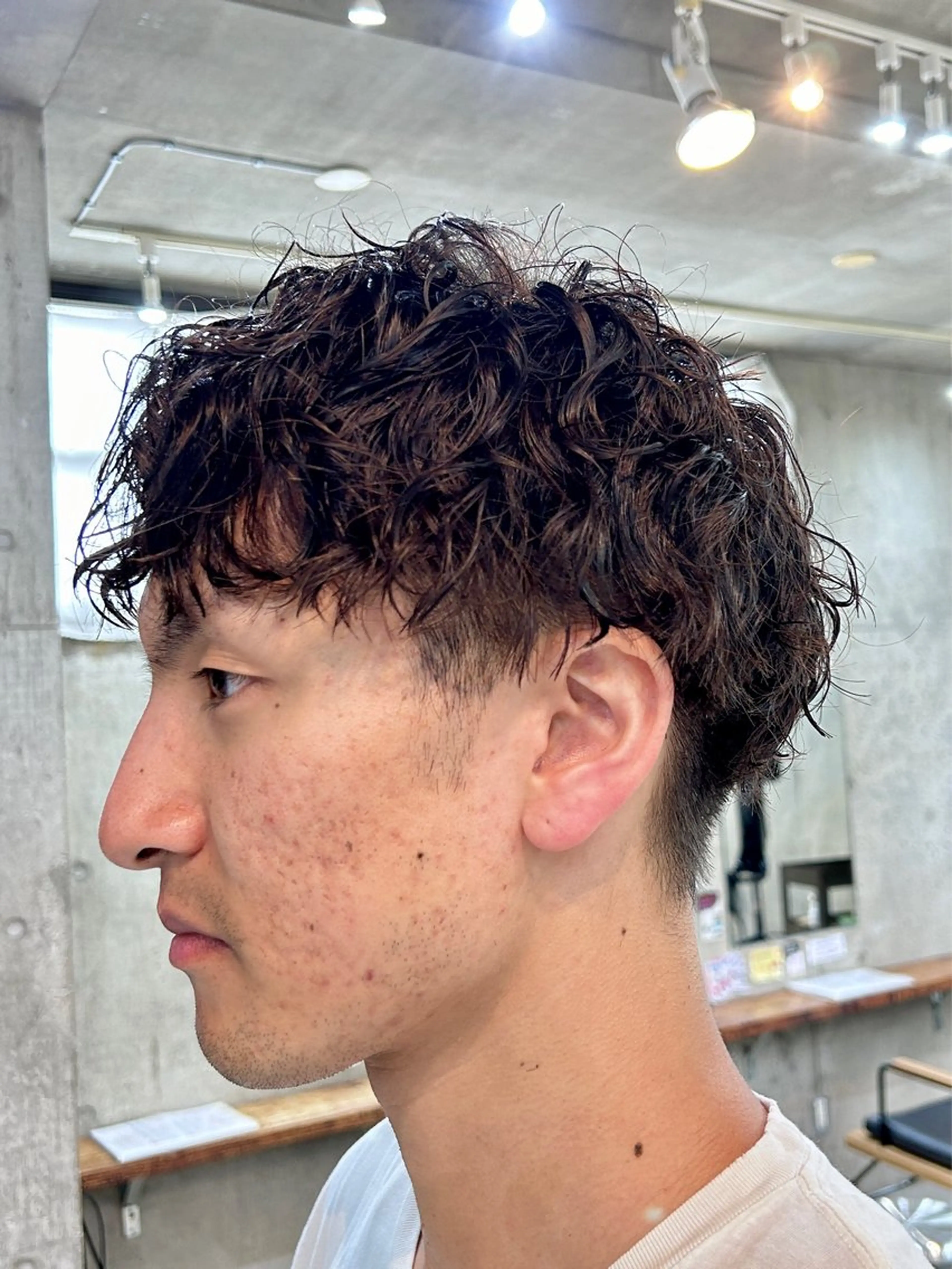ショート メンズ マッシュ メンズパーマ プードルパーマ メンズショート スペインカール メンズパーマ ジンのヘアスタイル