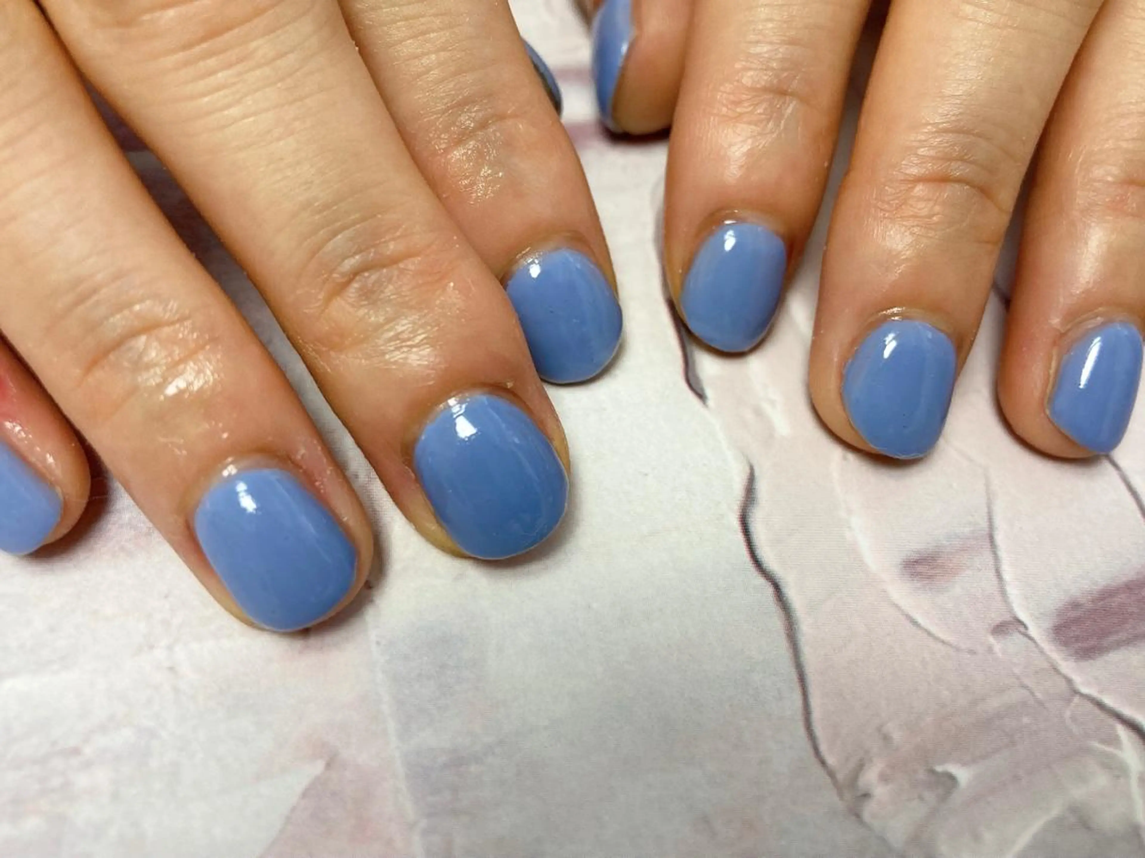 ネイル ブルー ワンカラーネイル ハンドネイル mogunail &blowのネイルデザイン