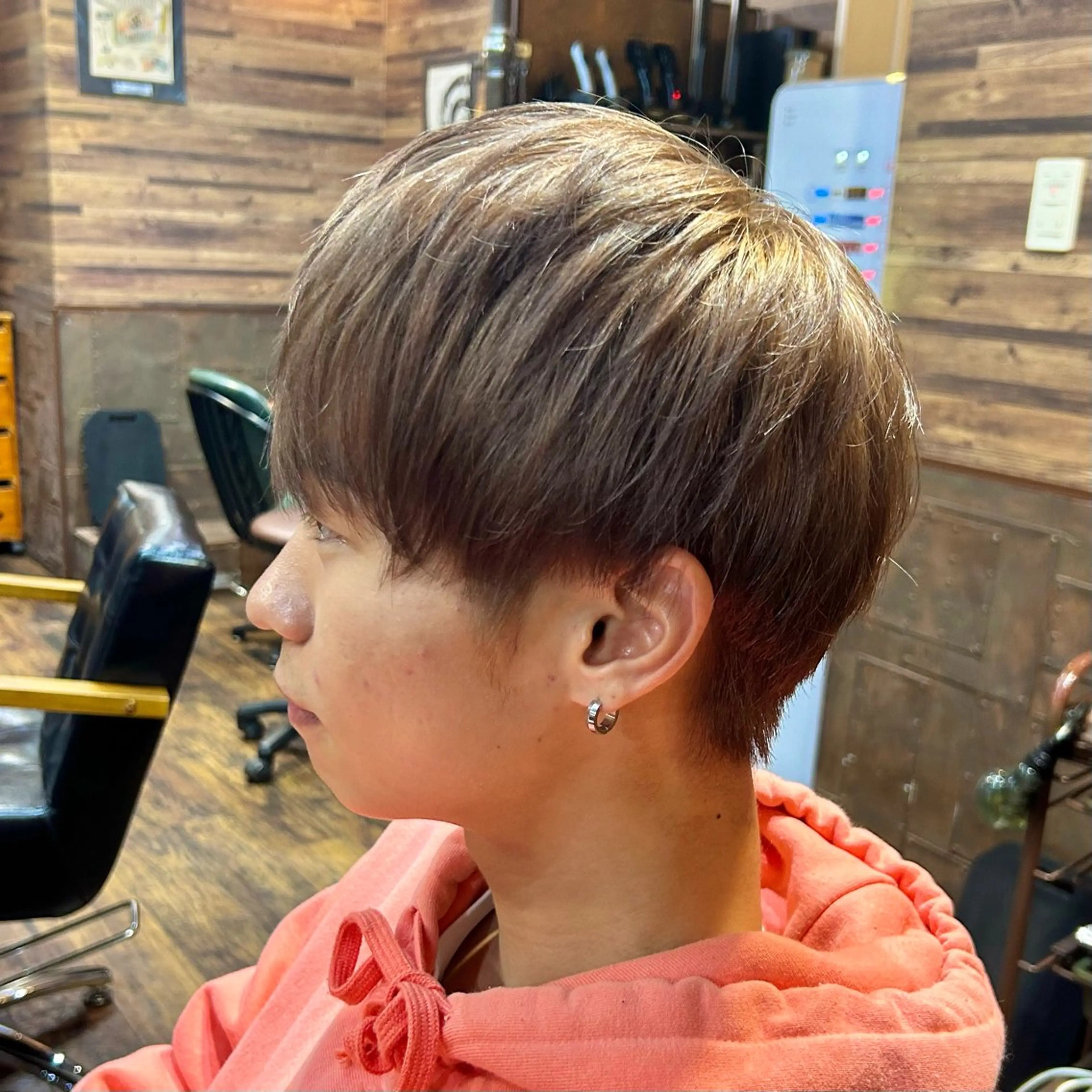 ショート カラー メンズ メンズブリーチ ベージュカラー ブリーチ モカベージュ カット ツイスパ/メンズ特化 🦋𝑺𝑶𝑵𝑬のヘアスタイル