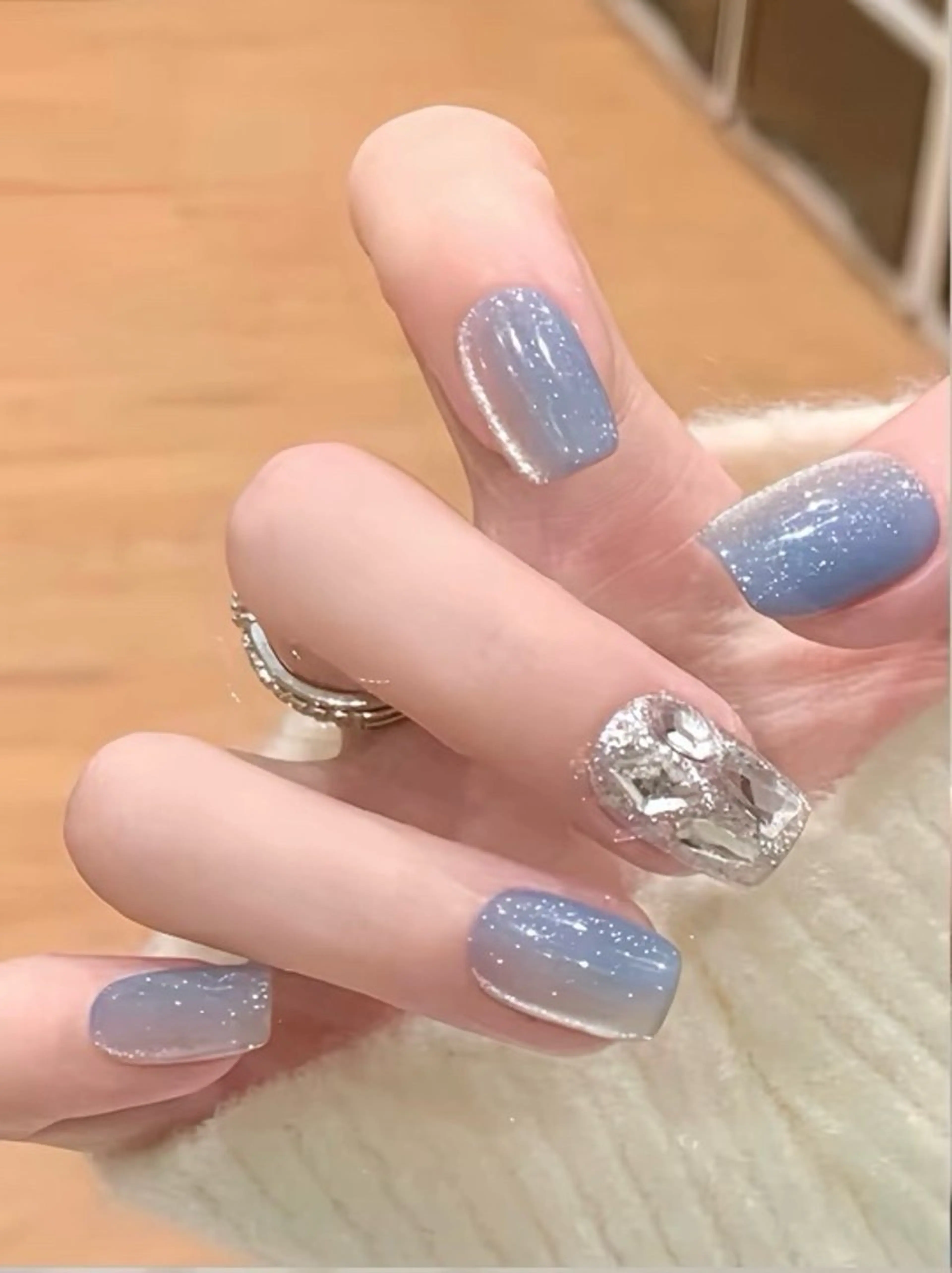 ネイル チークネイル 長さ出し フラワーネイル フレンチネイル ガーリー sun nail池袋 モデル募集のネイルデザイン