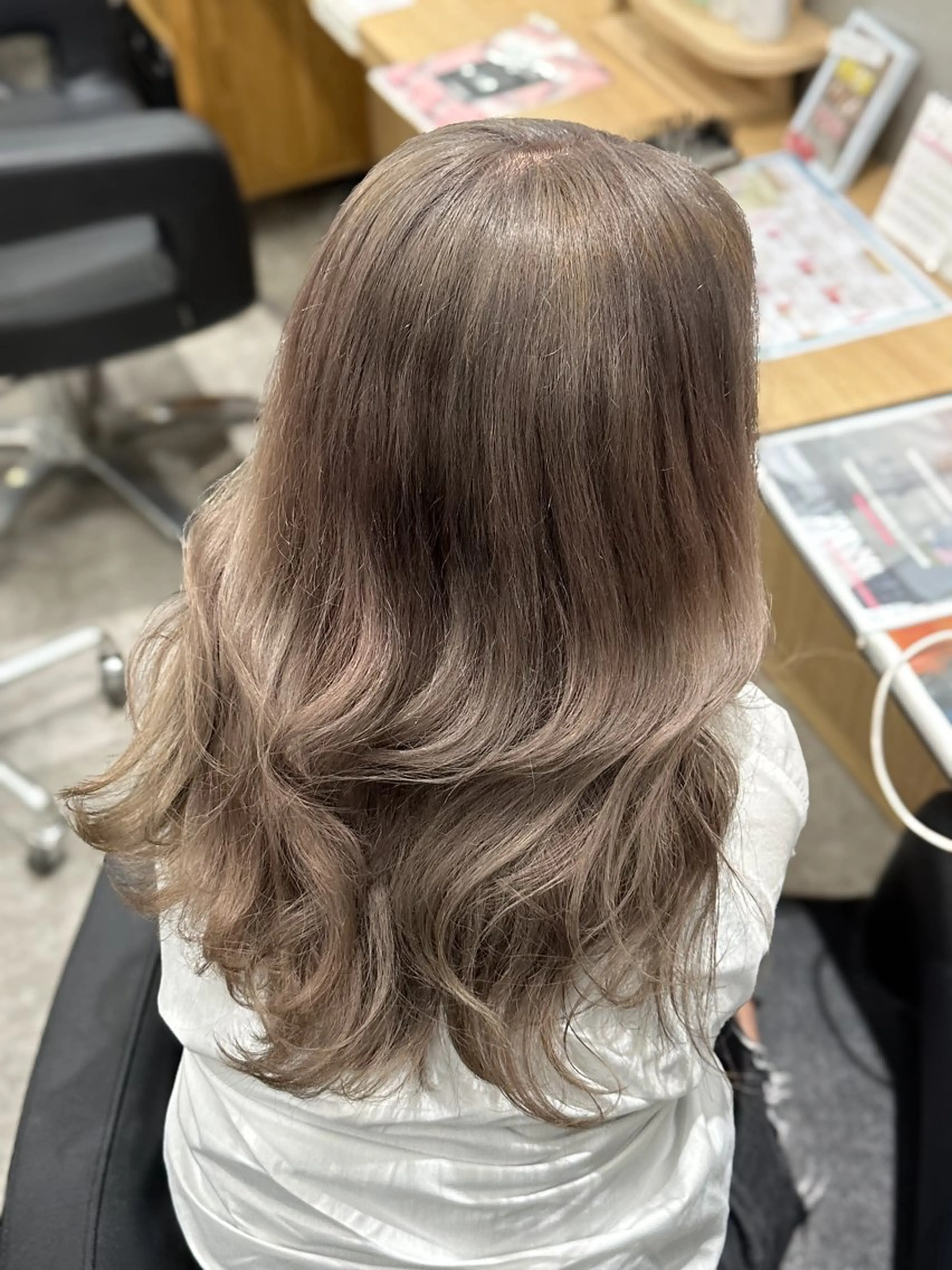ミディアム 巻ける髪質改善🫧ハ イライト/永田汰伊智のヘアスタイル
