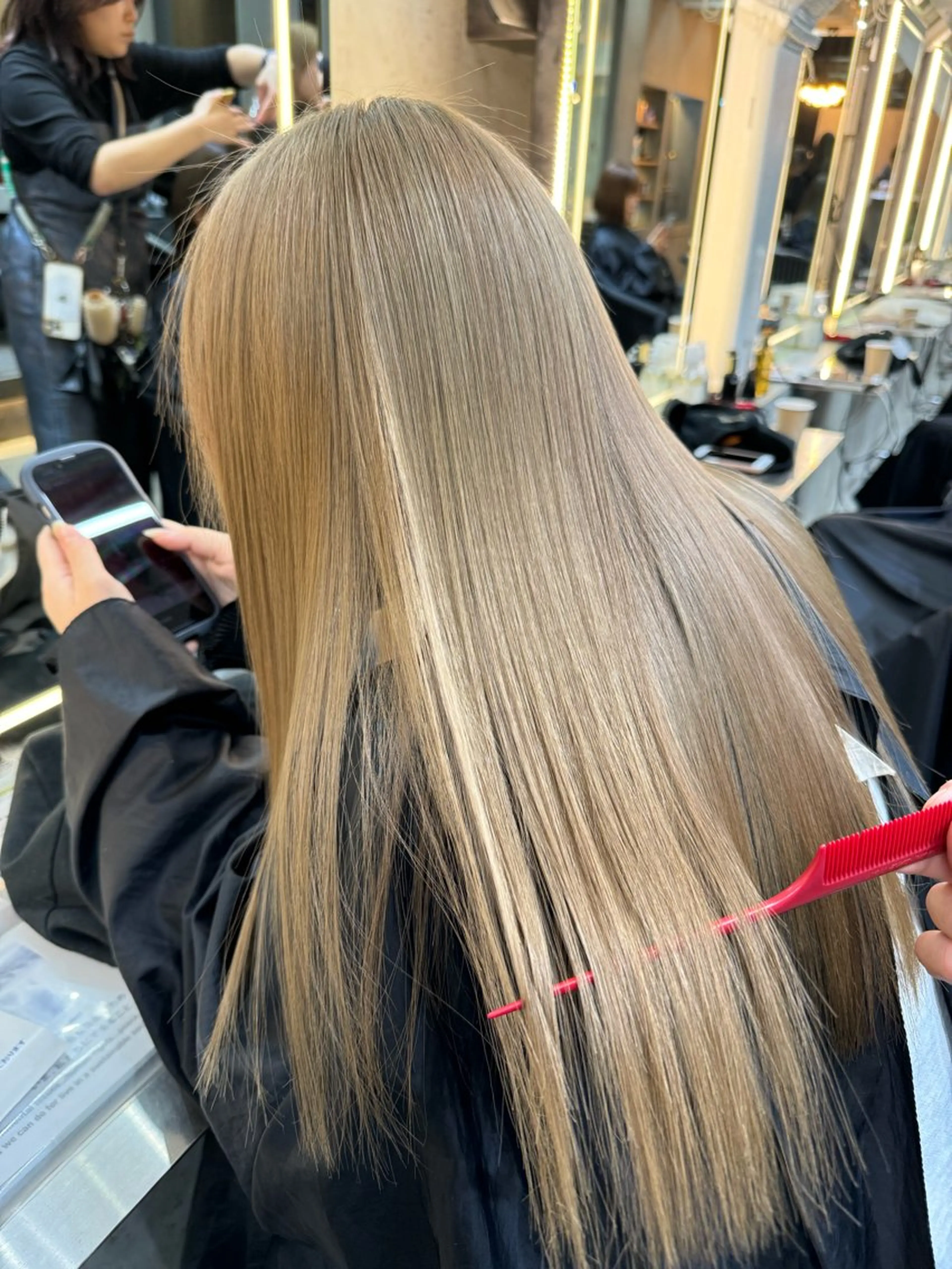 ロング カラー ベージュカラー ブリーチ ブロンド ブロンドベージュ ハイトーンカラー ヘアカラー トリートメント ブリーチ特化 梅田本多翔のヘアスタイル