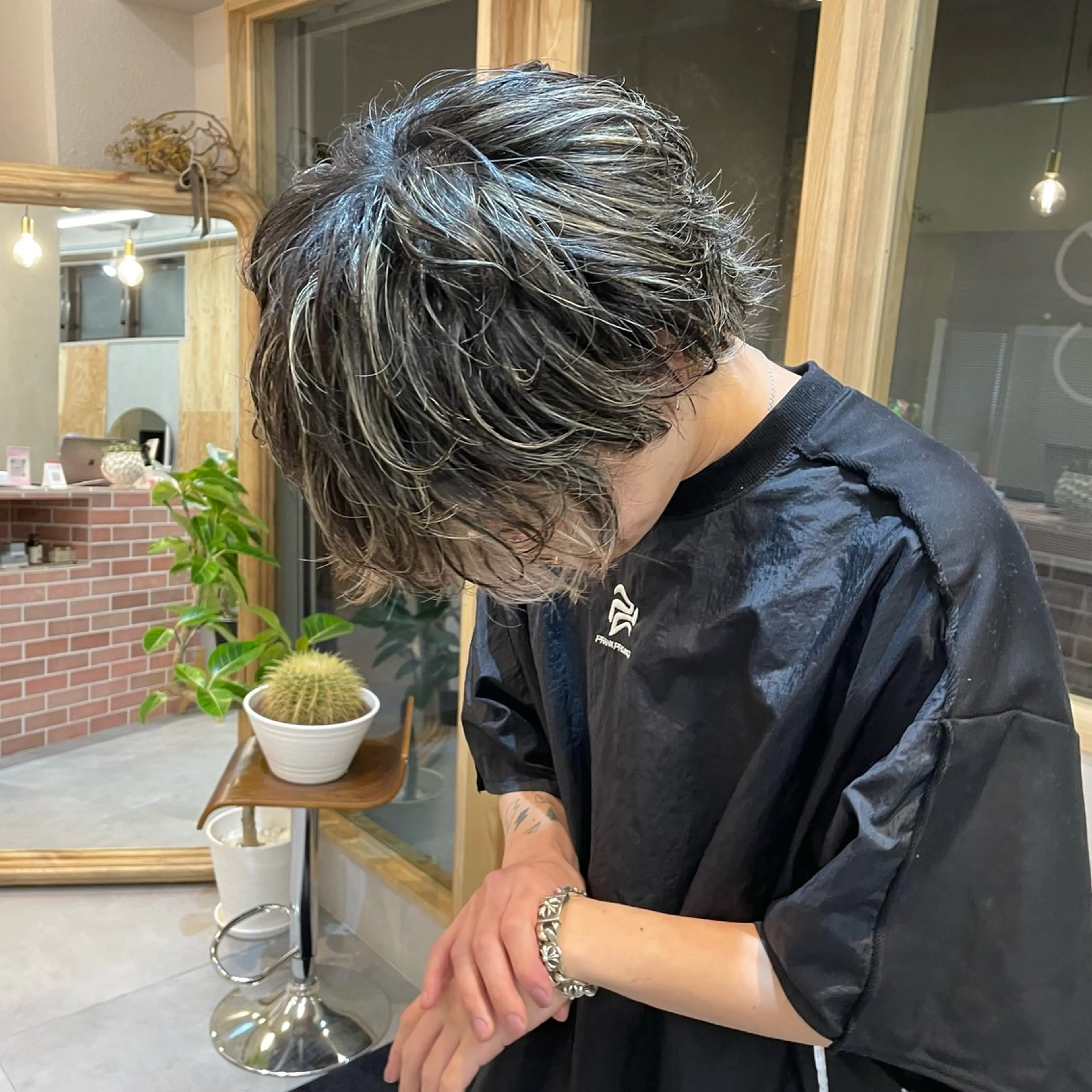 【🔥1月.2月メンズ限定🔥】ミニモ新規様価格✨ハイライト(1ブリーチ)+カラー+カット✨¥17600→¥13000の写真