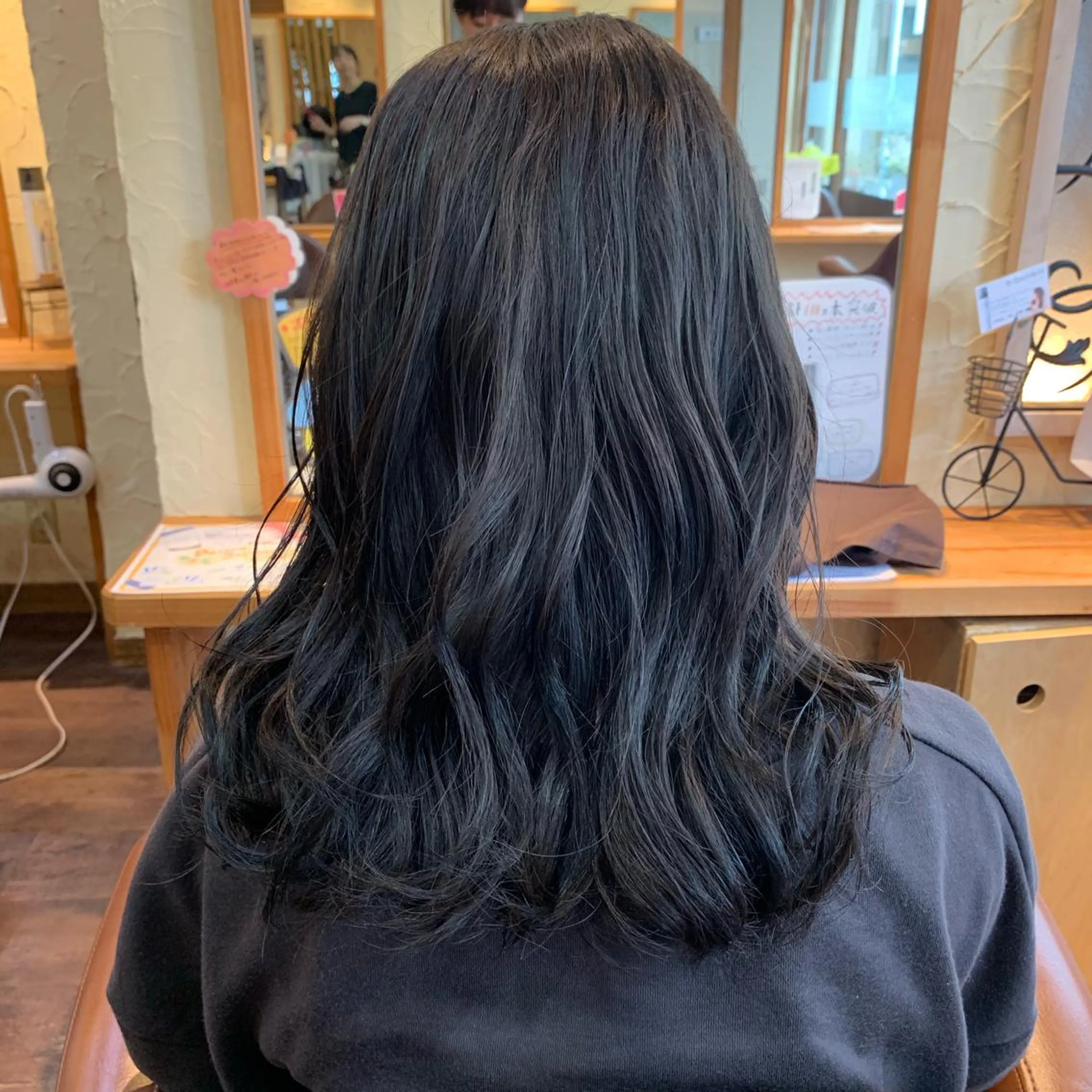 セミロング カラー アッシュ アッシュグレー アッシュグレージュ グレージュ mizuho .のヘアスタイル