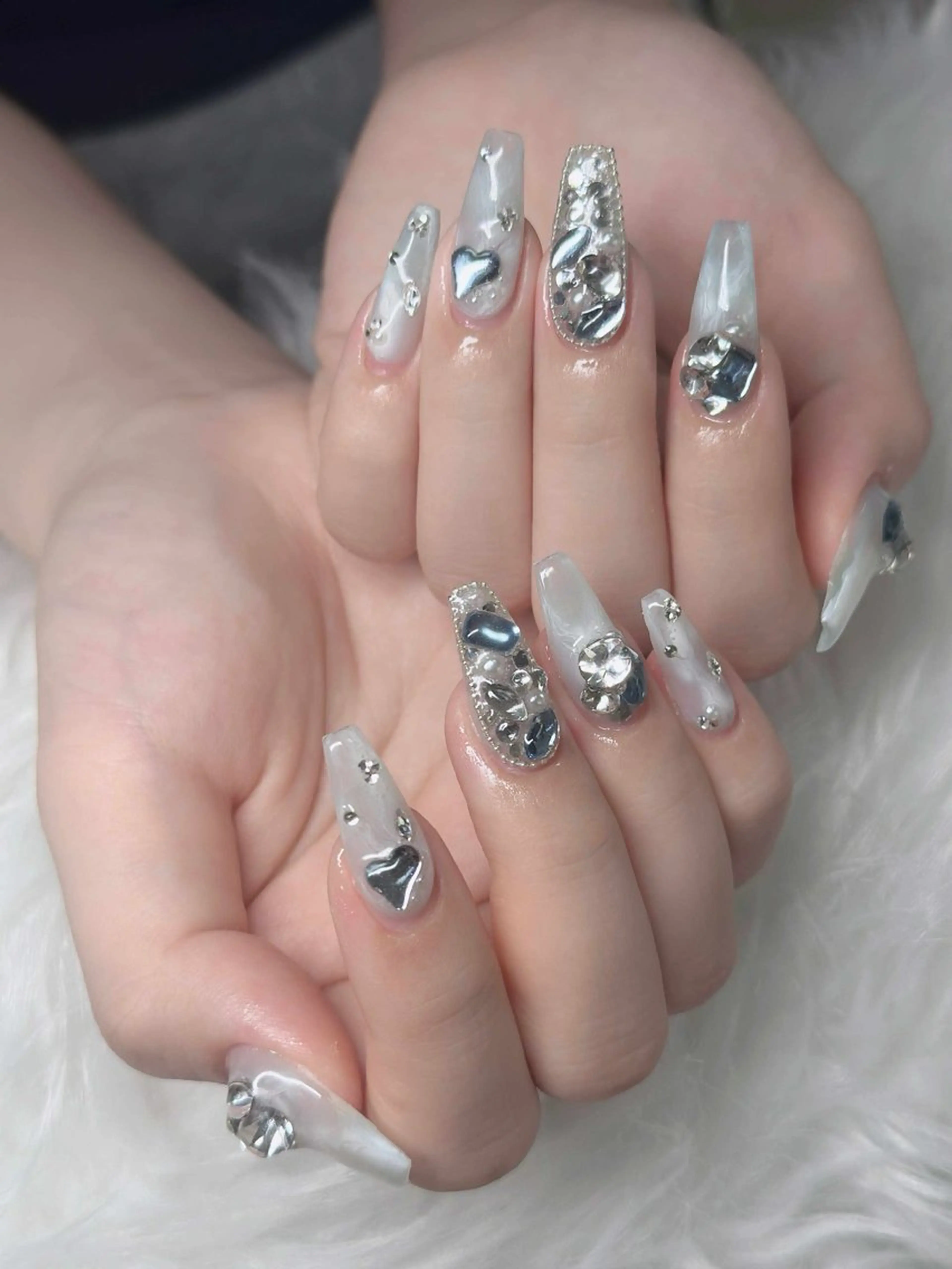 ネイル フレンチネイル ジェルネイル ガラスフレンチ ハロウィン ハート H.baby Nail Salonのネイルデザイン