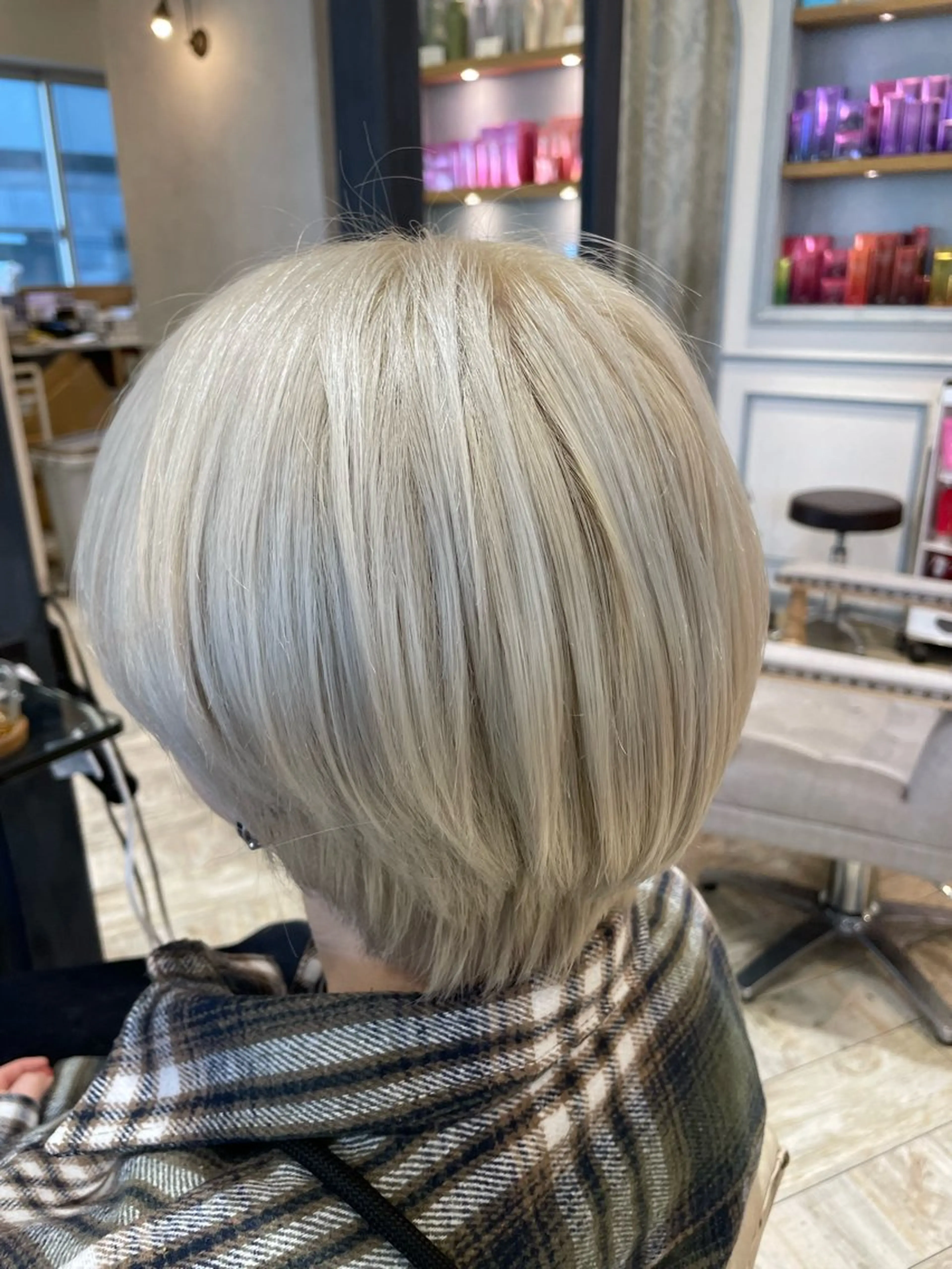 ショート カラー カット ヘアカラー 🌻あらしろ なつき🌻のヘアスタイル