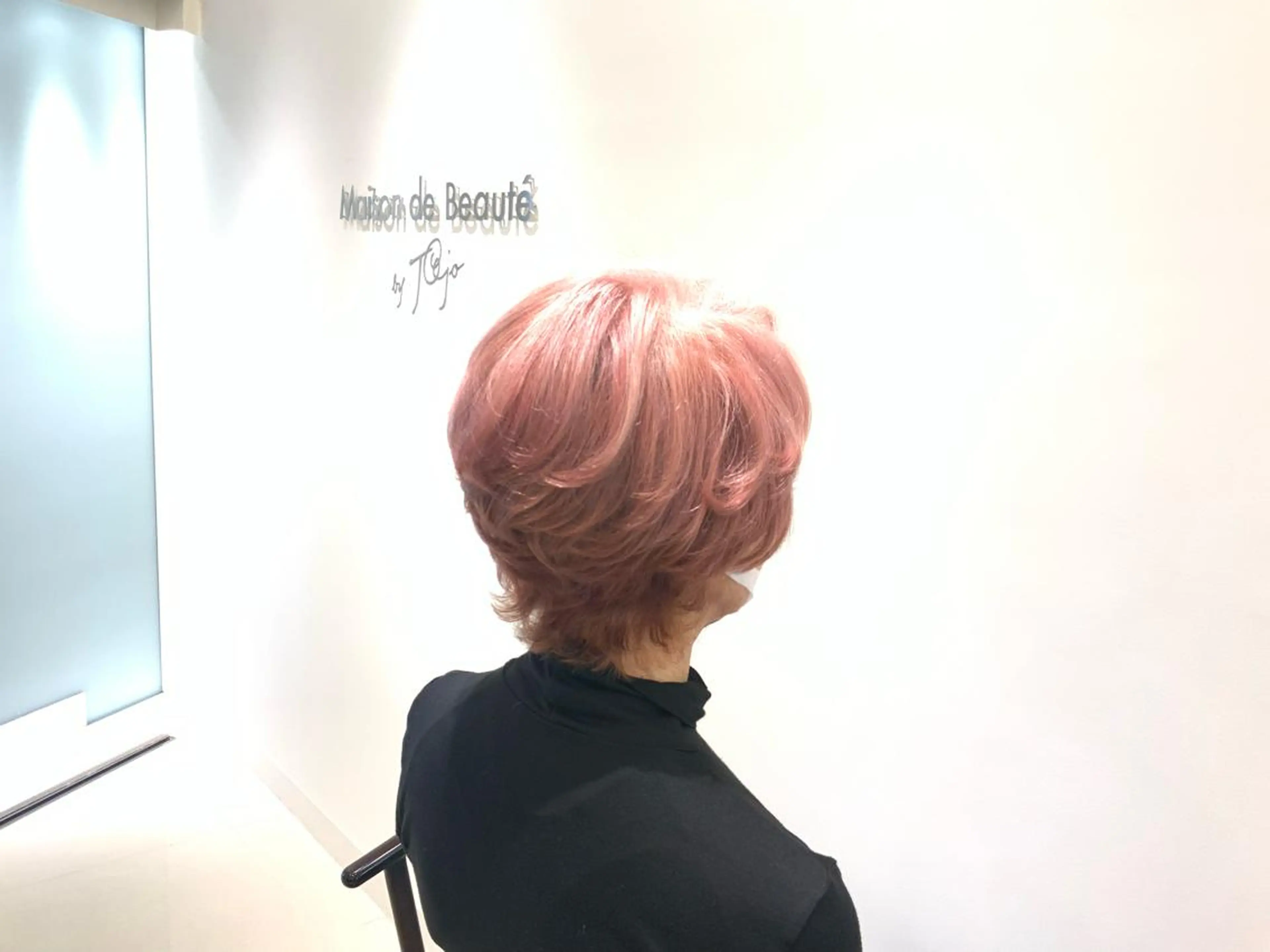 ショート カラー 舘 晴香のヘアスタイル