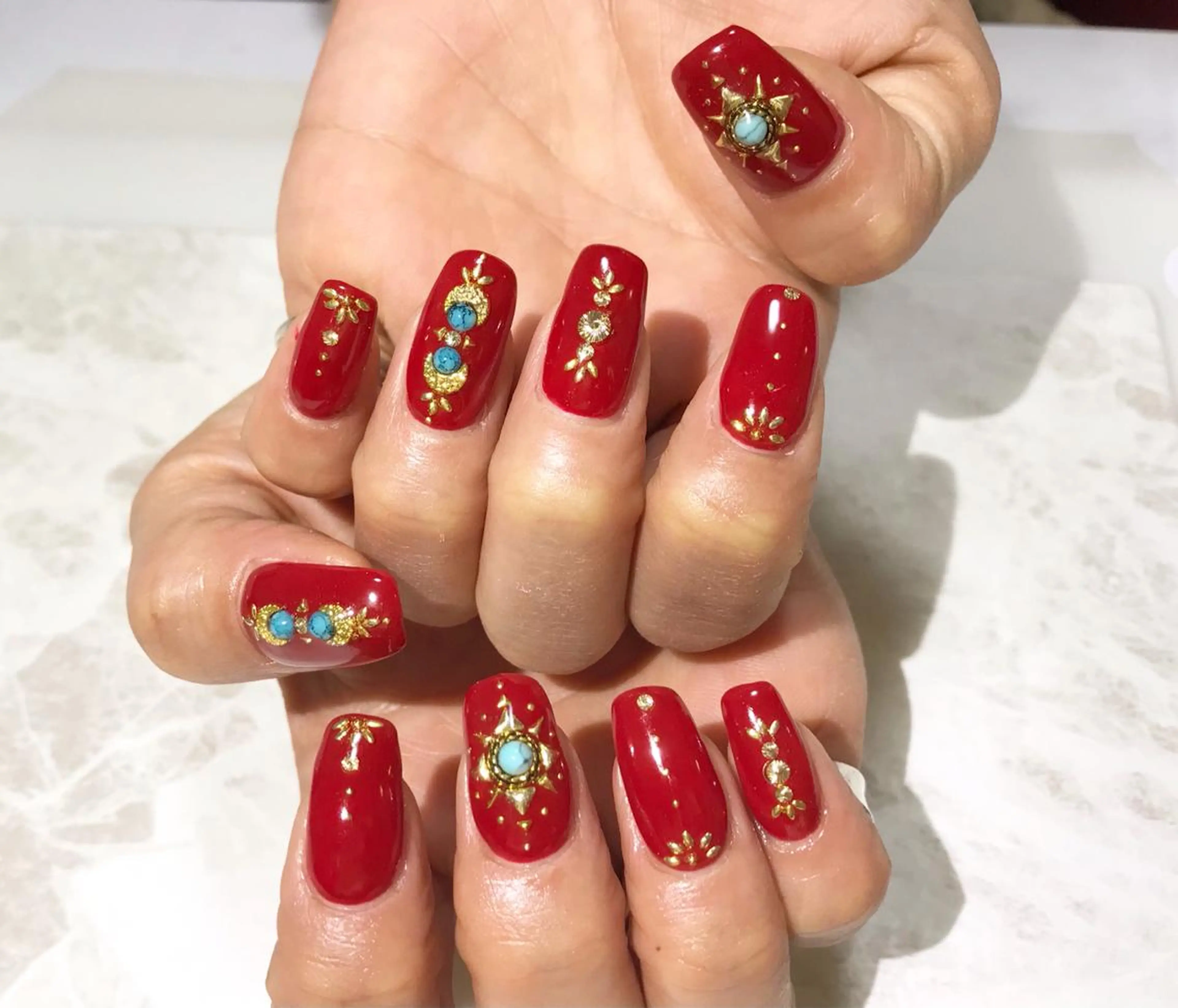 ネイル フットネイル ニュアンスネイル 赤色 シンプルネイル 春ネイル ネイル フフラ所属・nail fufla ♡yamane♡のネイルデザイン