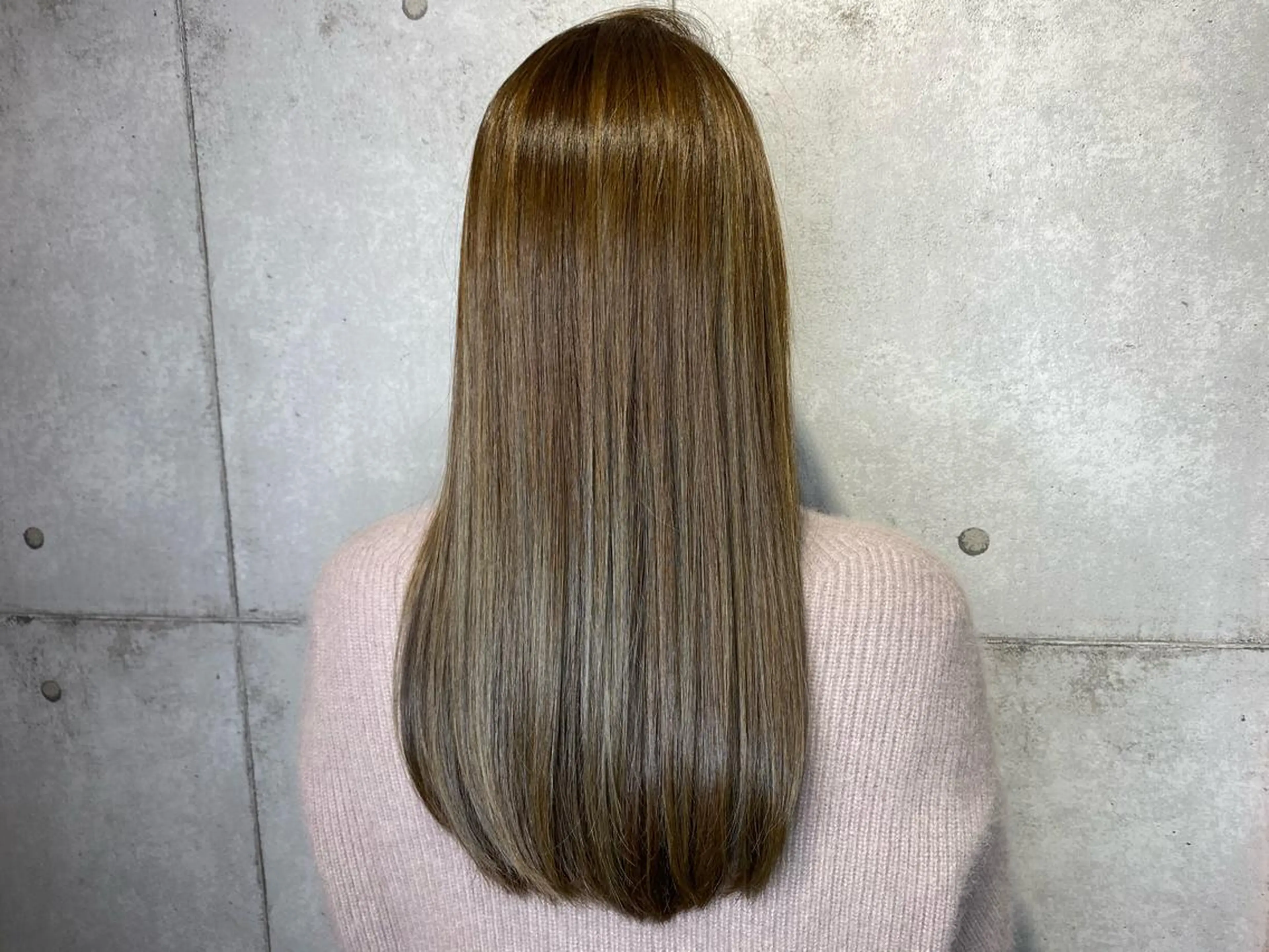 ロング newi WASHIOのヘアスタイル