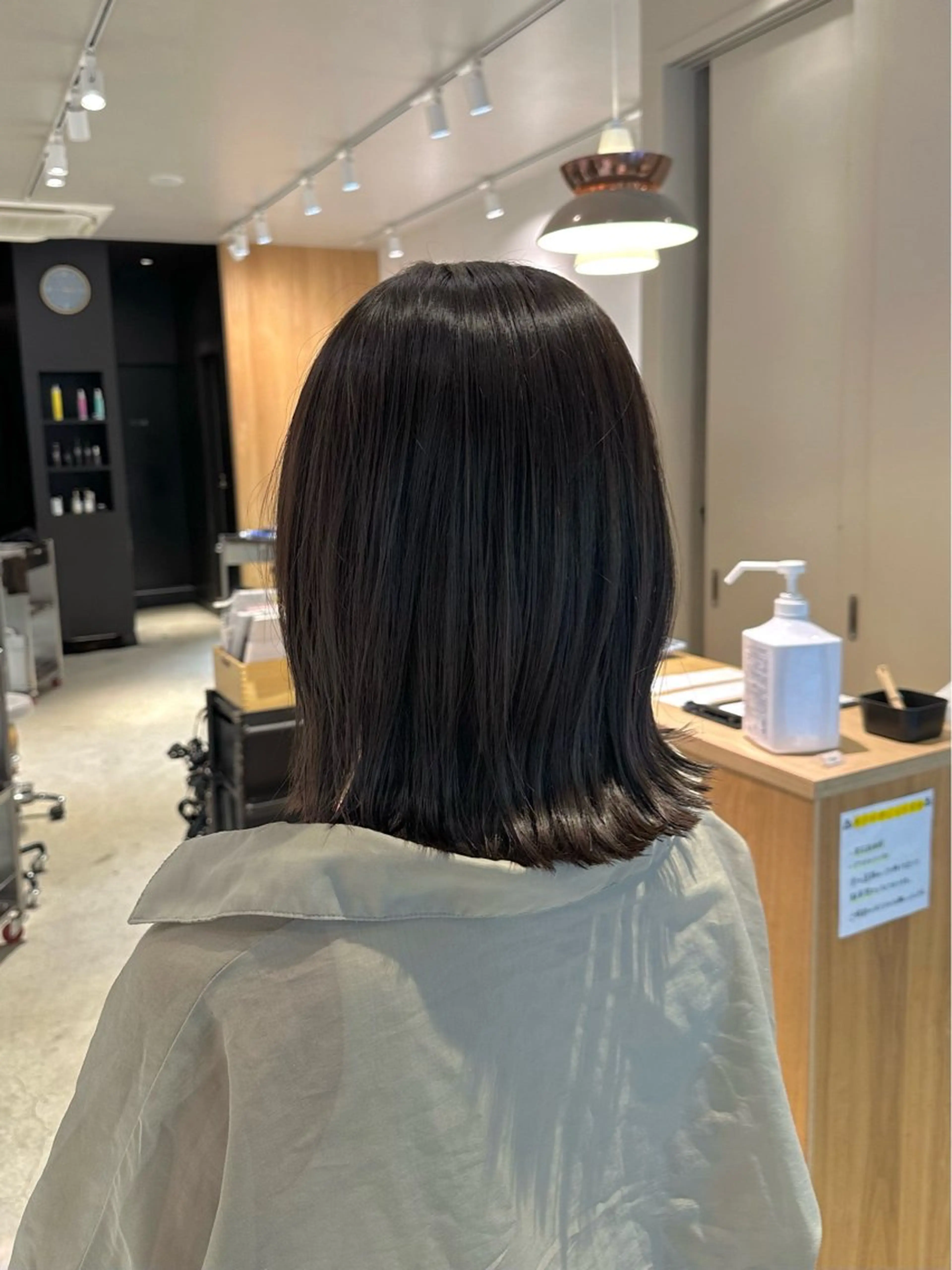 ミディアム NANA / MONDのヘアスタイル