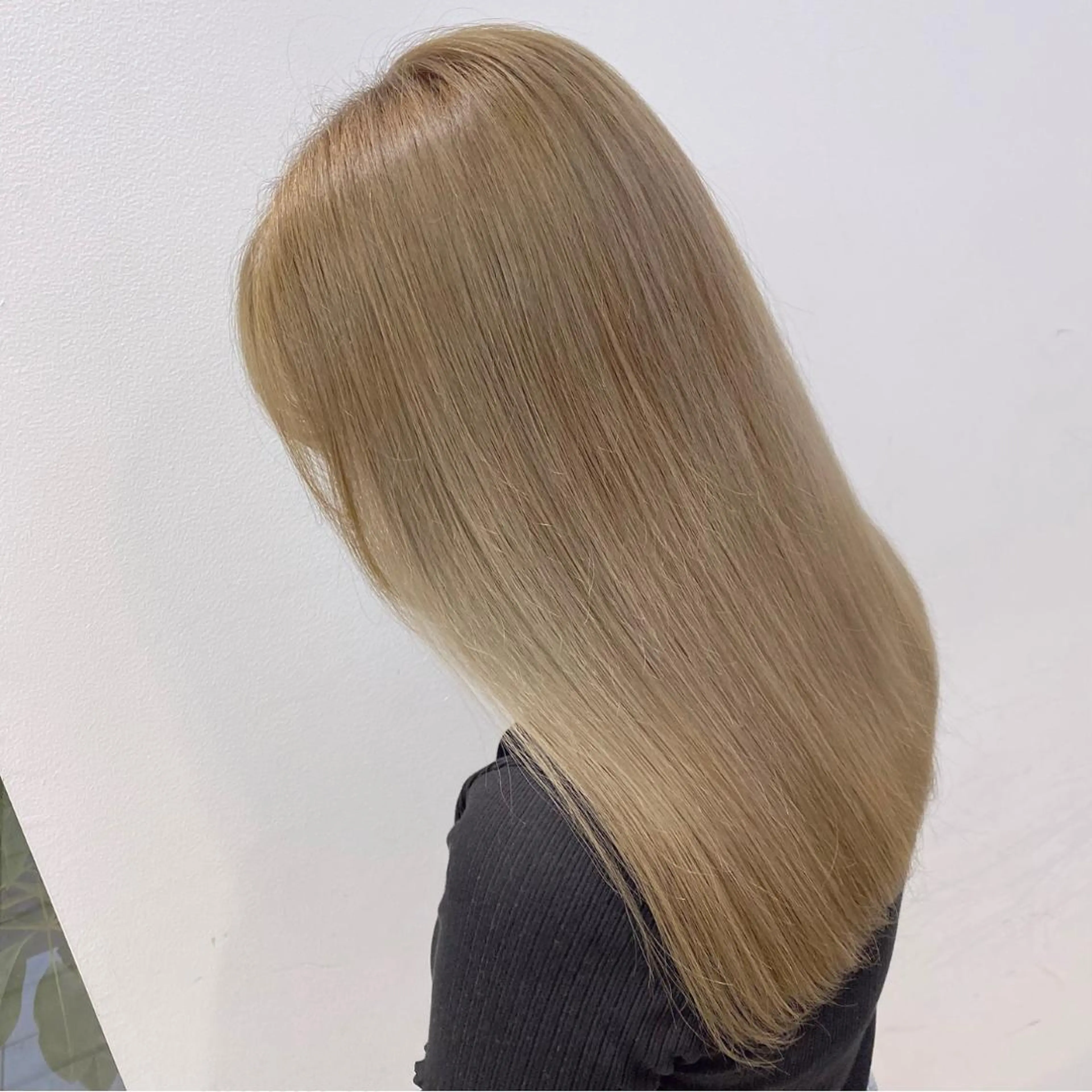 ロング カラー 渡邊 唯のヘアスタイル