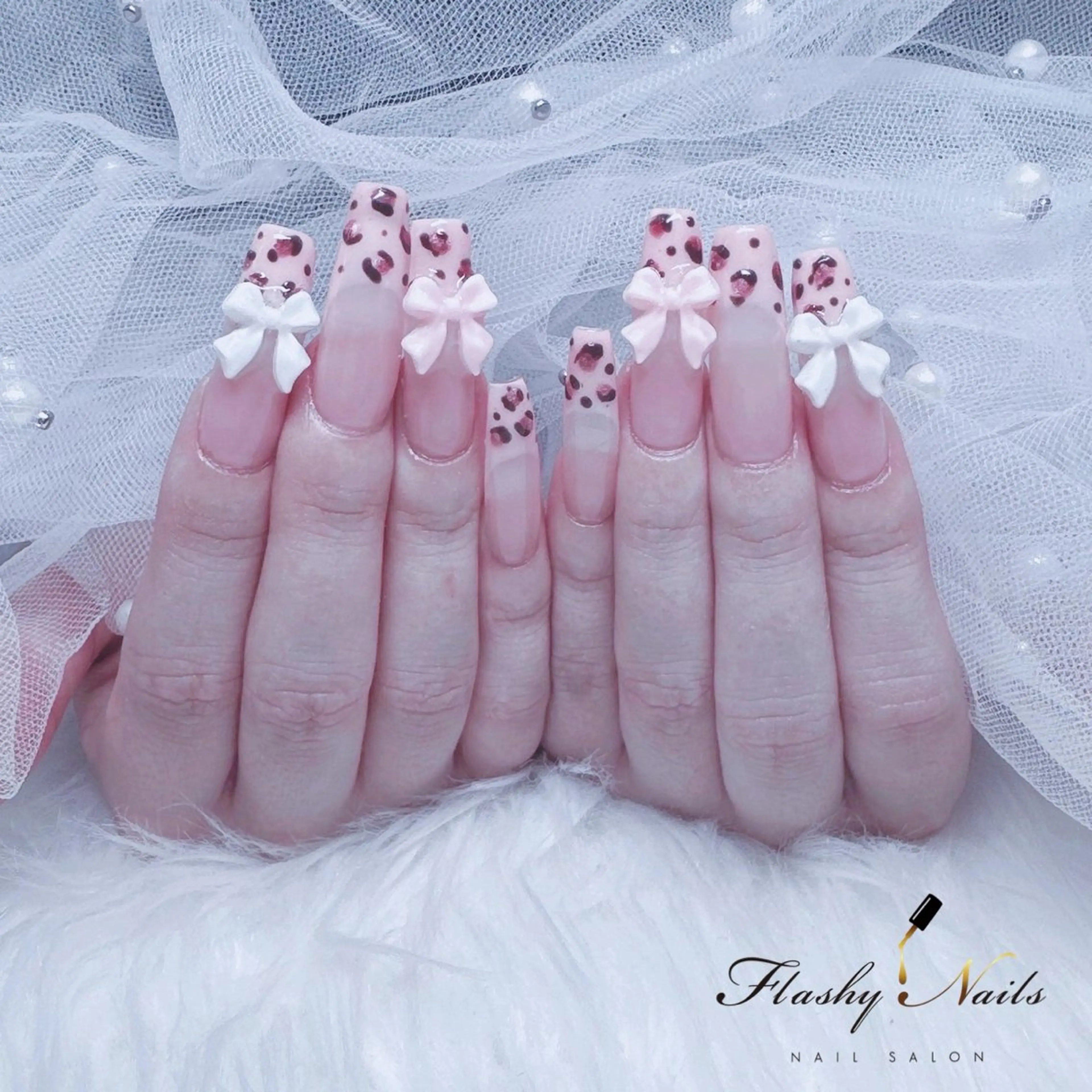 ネイル 長さ出し フレンチネイル FlashyNails所属・Flashy Nailsのネイルデザイン