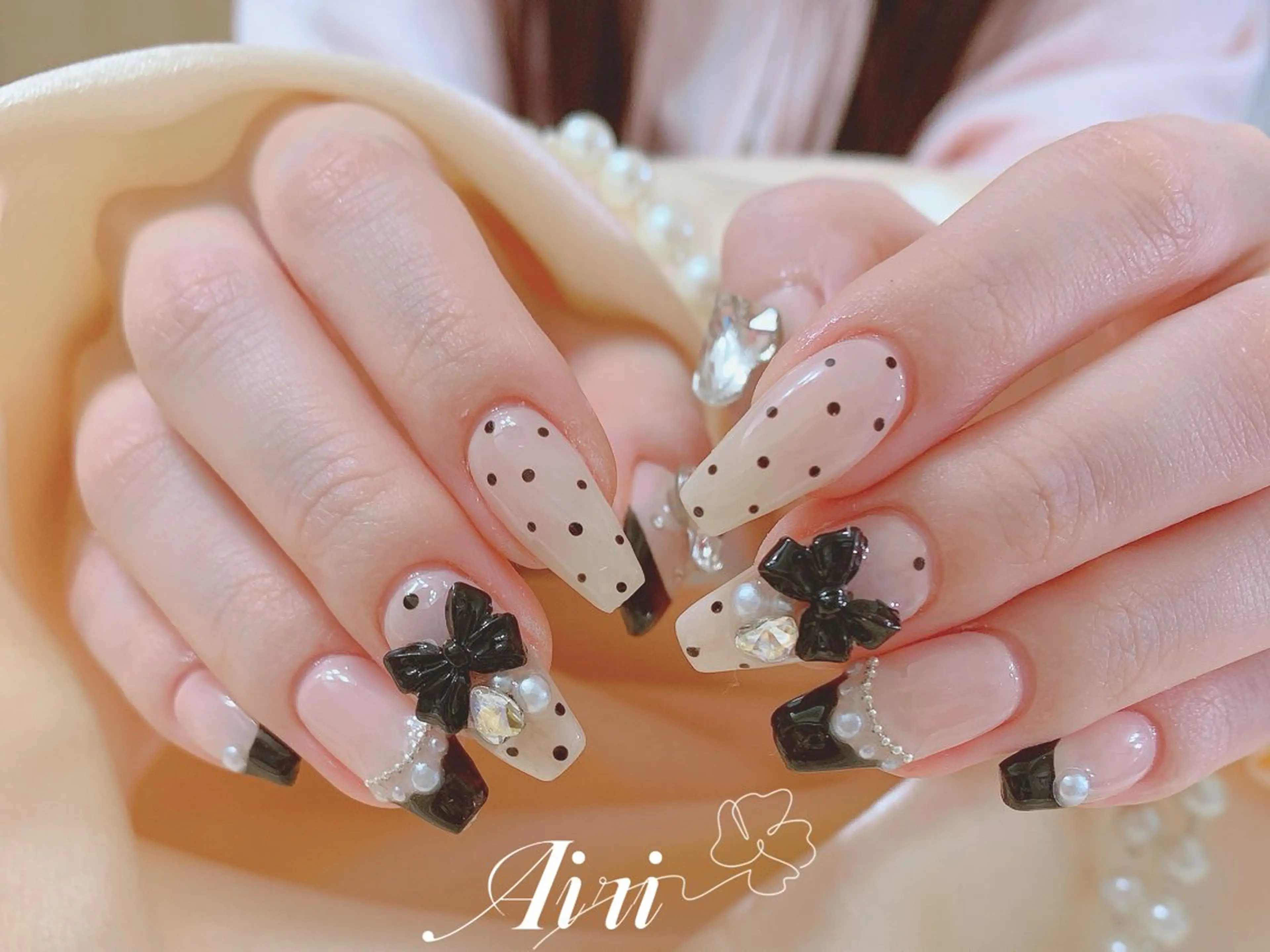 ネイル 桜ネイル フットネイル ジェルネイル ラメ(グリッター) ラメグラデーション ハンドネイル ネイルサロンAiri 長さ出し·シンプルのネイルデザイン