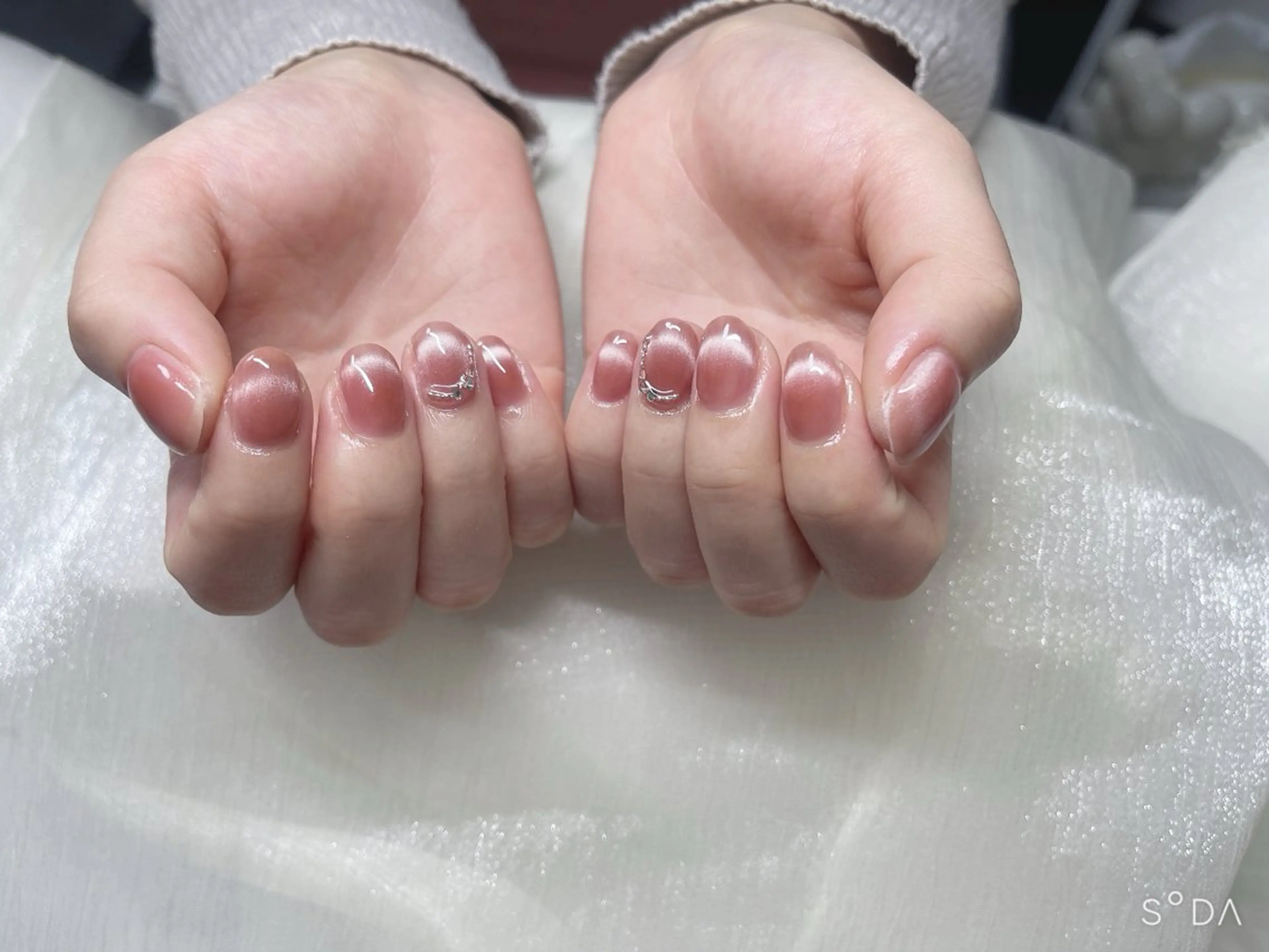 ネイル オーロラネイル 長さ出し フレンチネイル ジェルネイル ガラスフレンチ Rimi Nailアメリカ村のネイルデザイン