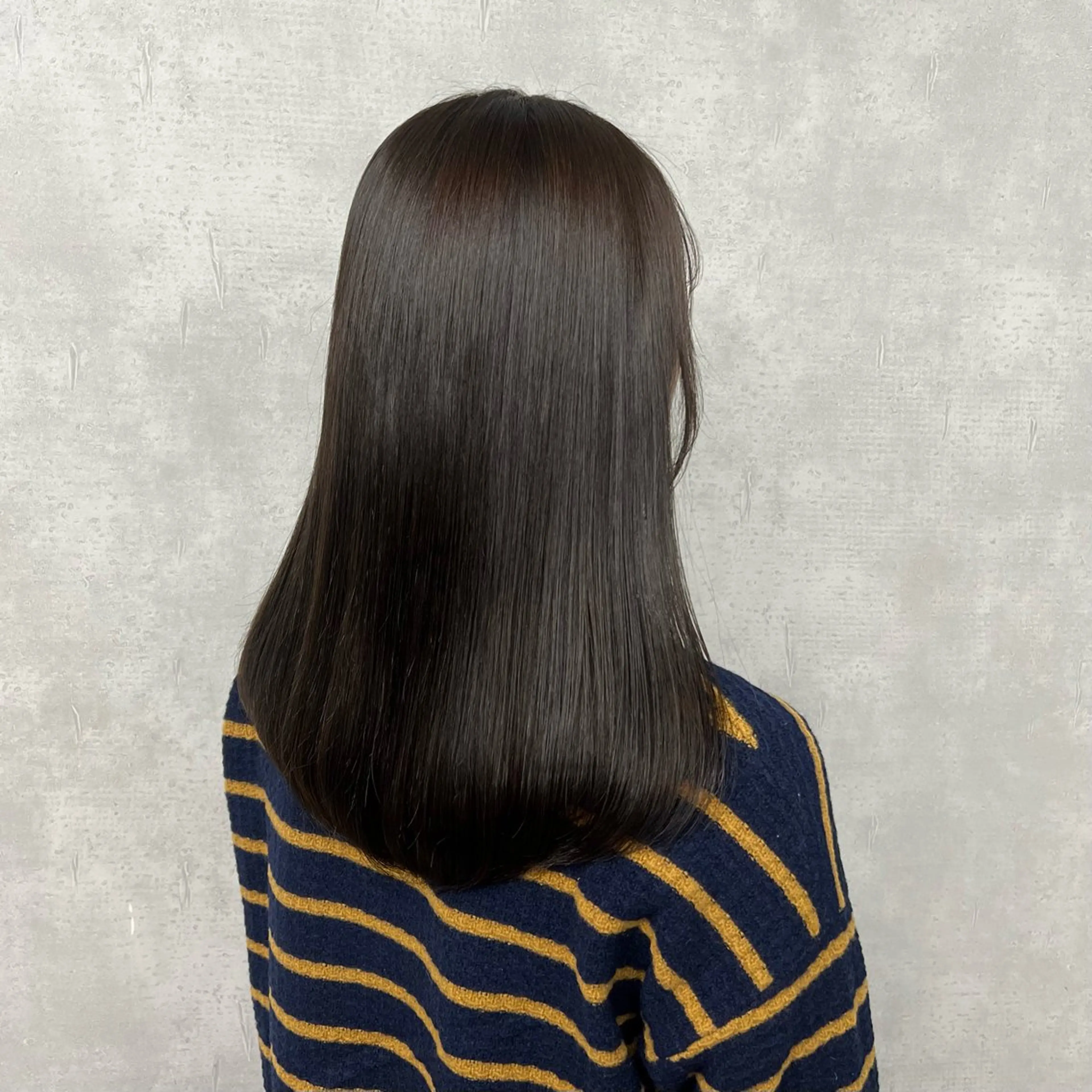 セミロング カラー カット ヘアカラー トリートメント 沖山 友津季のヘアスタイル