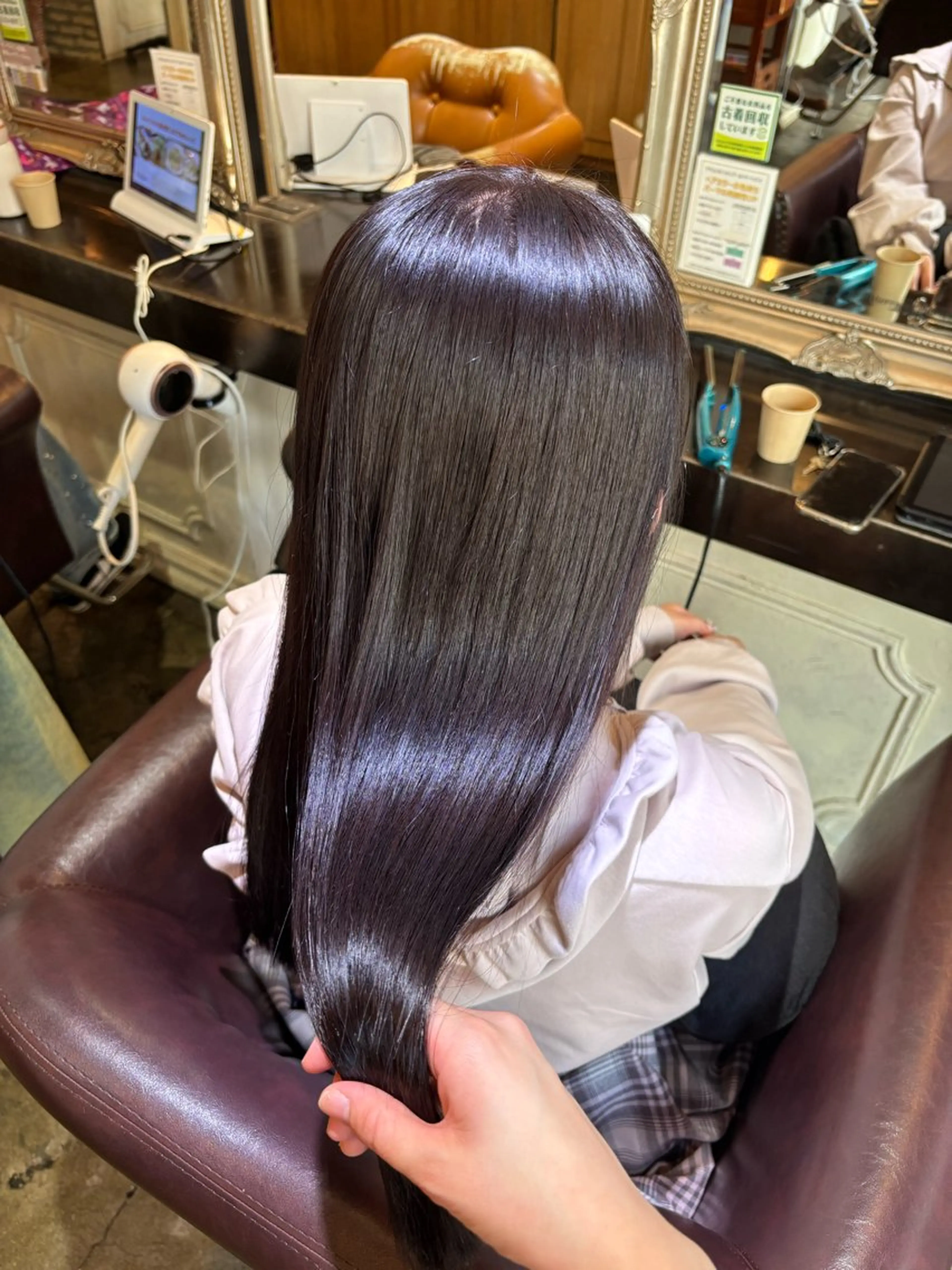 ロング オリーブカラー/艶髪 🦋kokona🦋のヘアスタイル